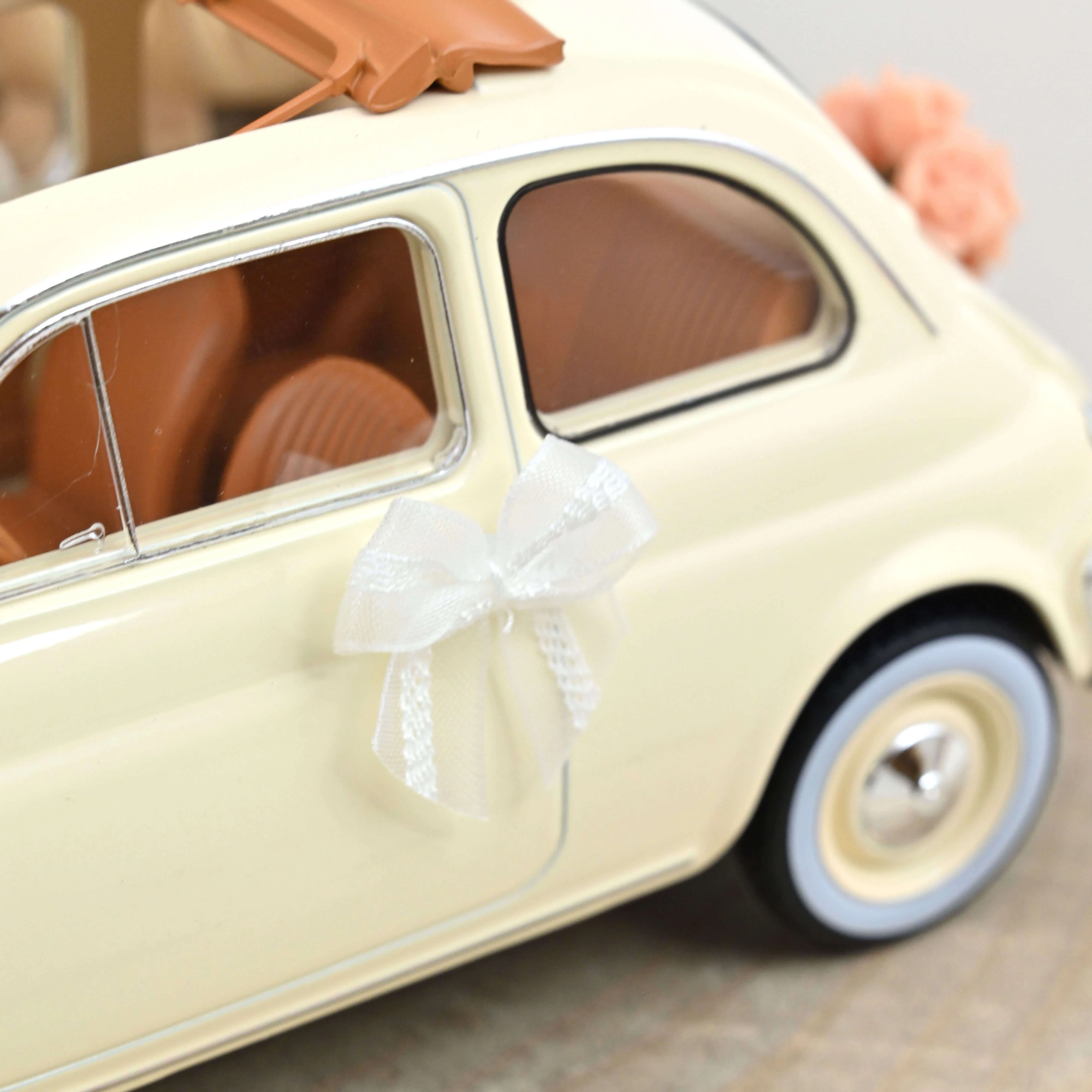 Fiat 500 L 1968 Blanc Ivoire cadeau de mariage 1/18 - Image 5