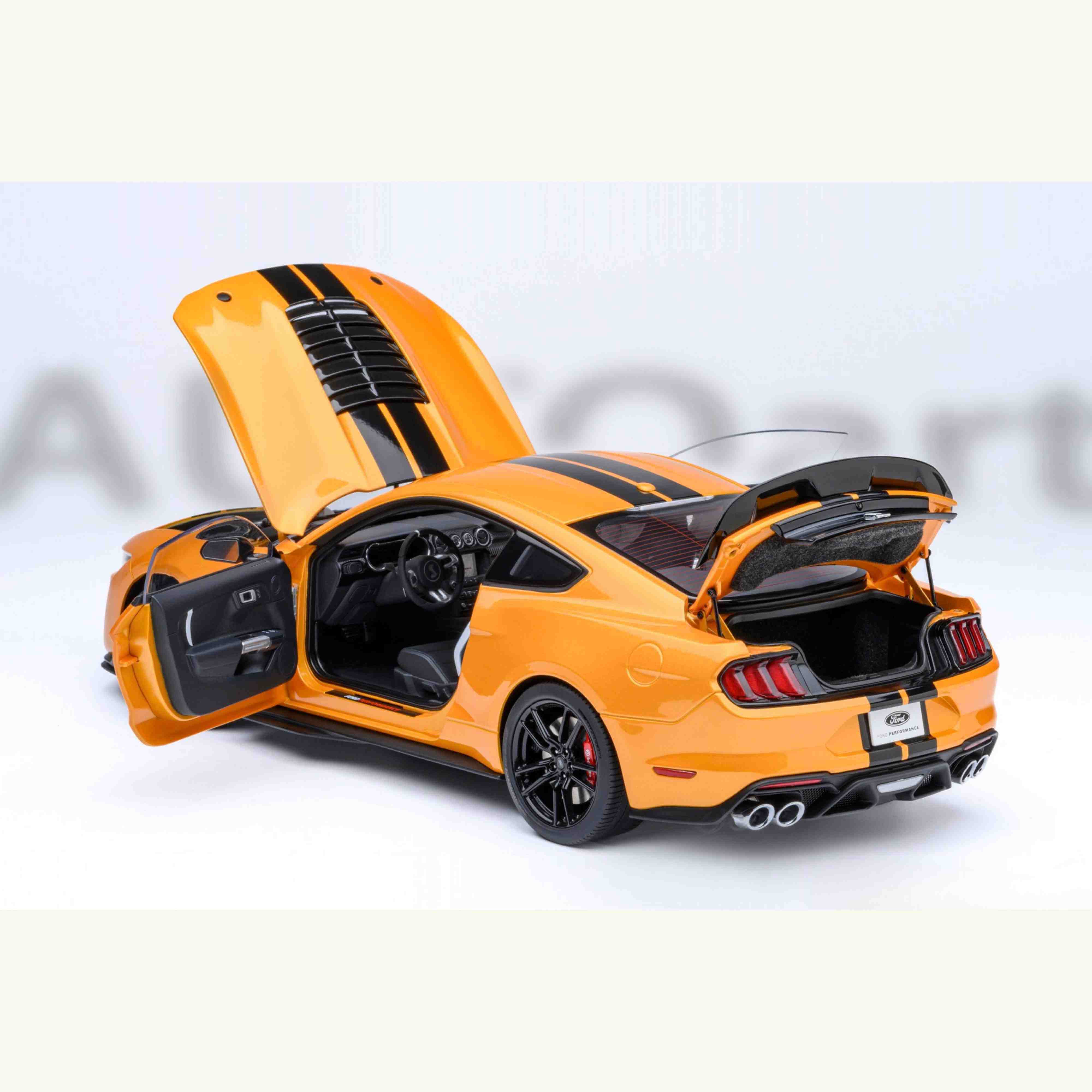 Ford Mustang Shelby GT500 Cyber Orange 1/18 - Image 11