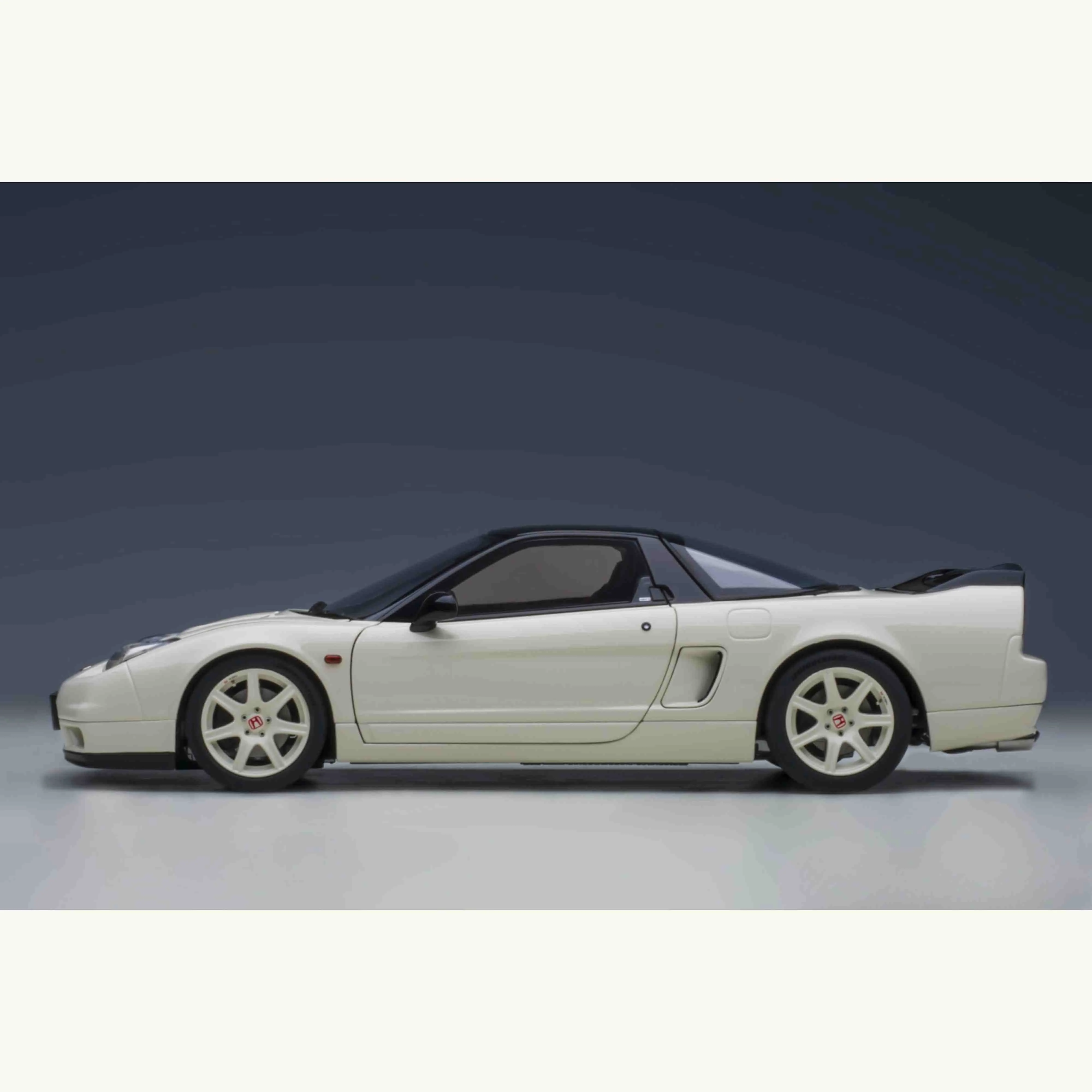 Honda NSX-R (NA2) 2019 Championship White 1/18 - Image 2