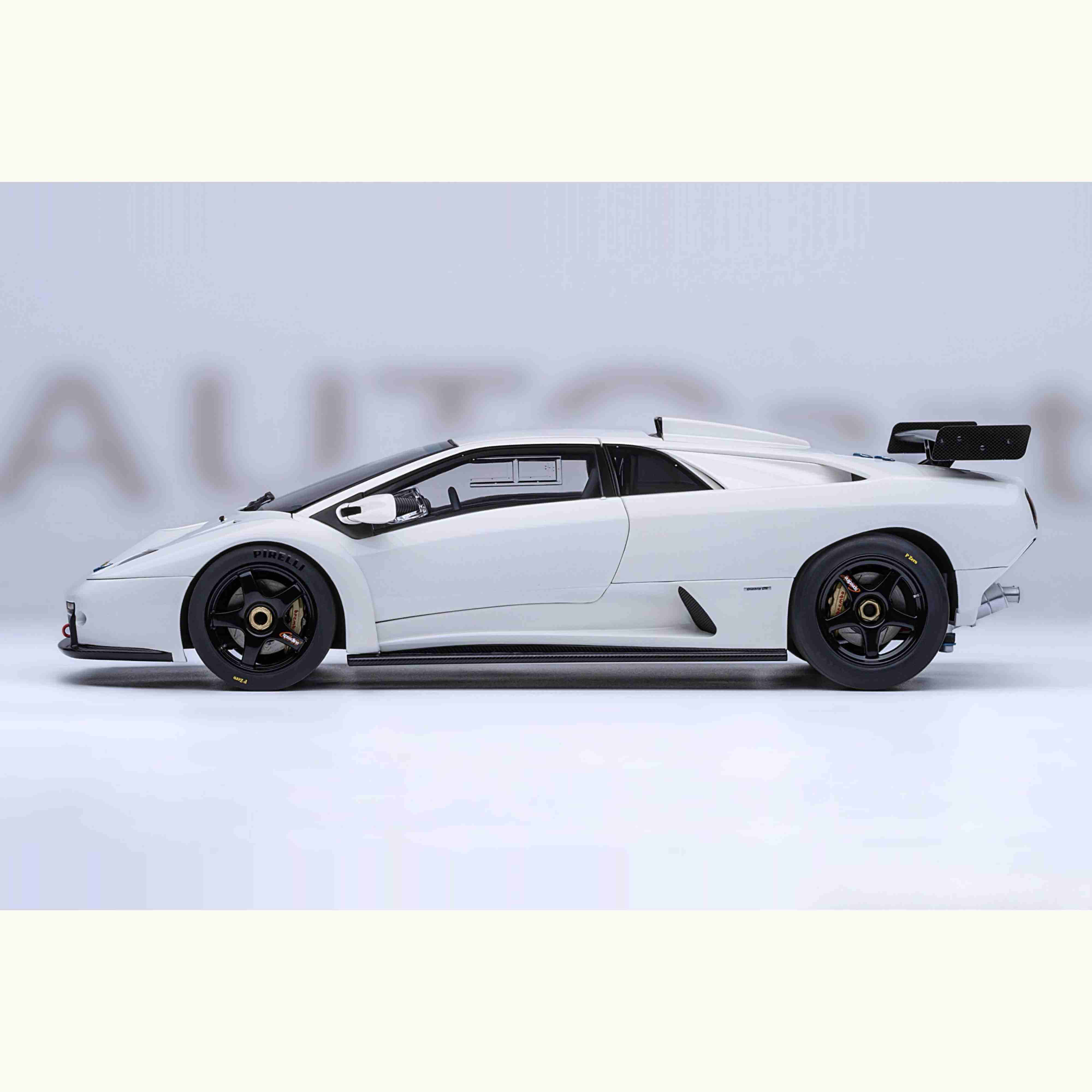 Lamborghini Diablo GTR 1999 Impact White 1/18 - Image 2
