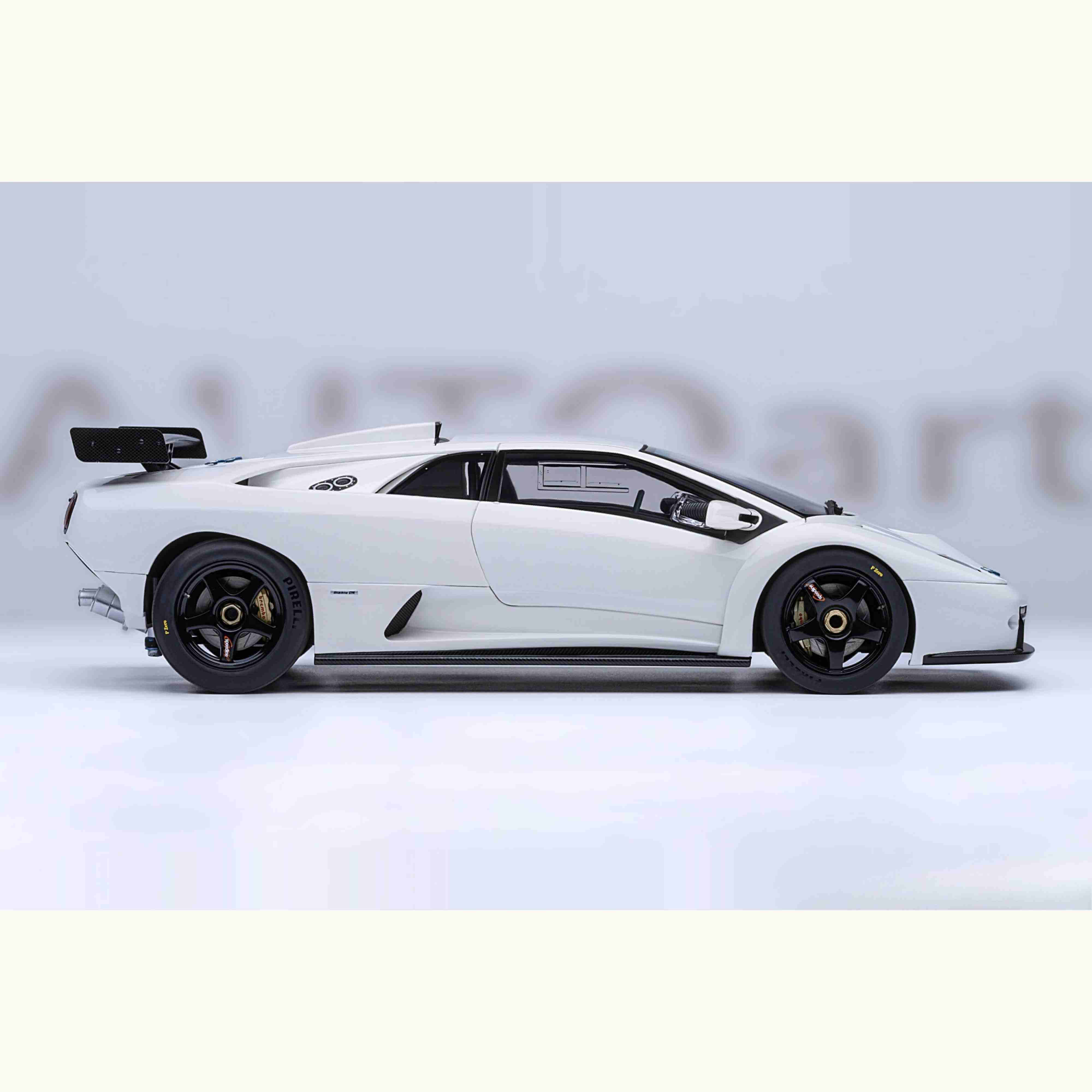 Lamborghini Diablo GTR 1999 Impact White 1/18 - Image 3