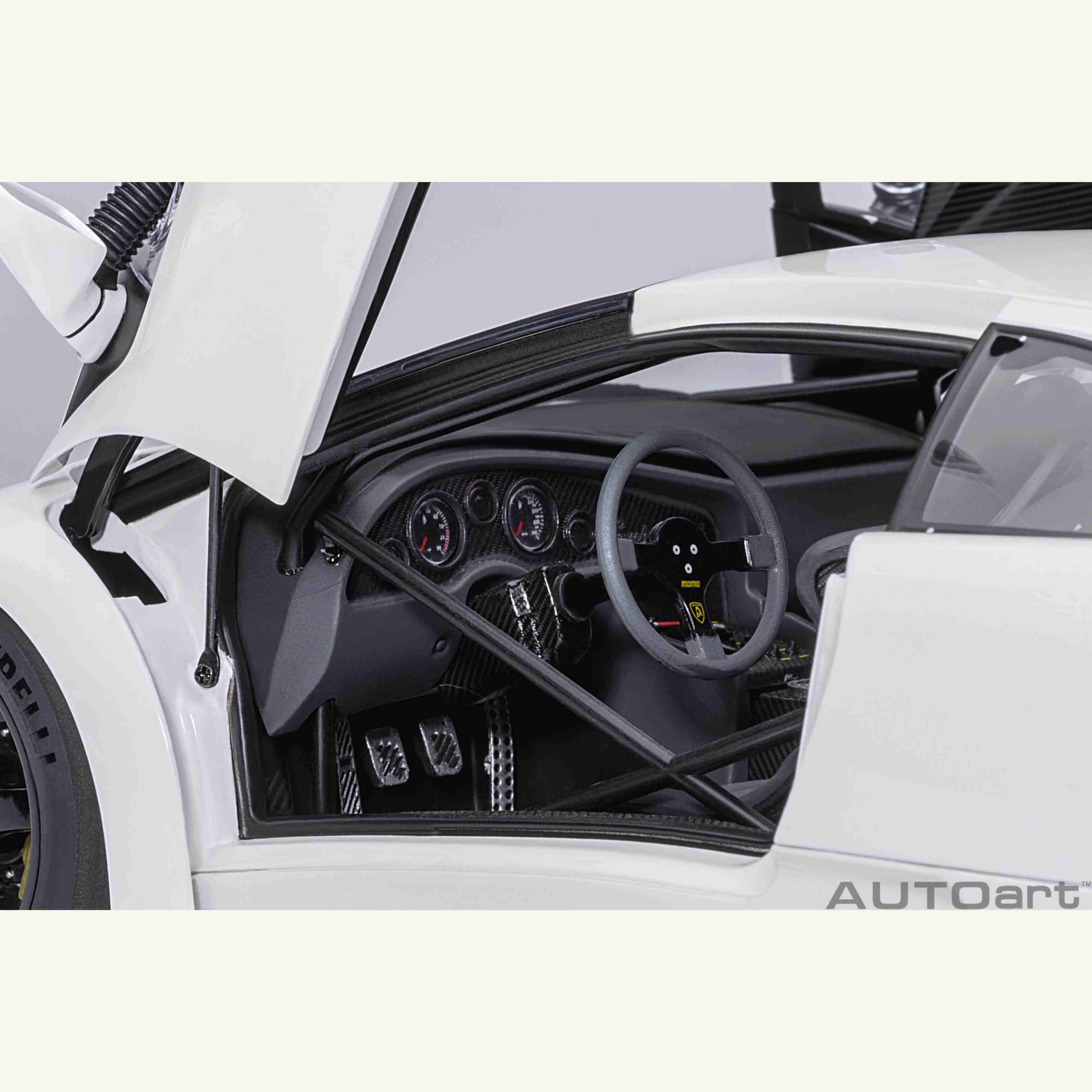 Lamborghini Diablo GTR 1999 Impact White 1/18 - Image 7