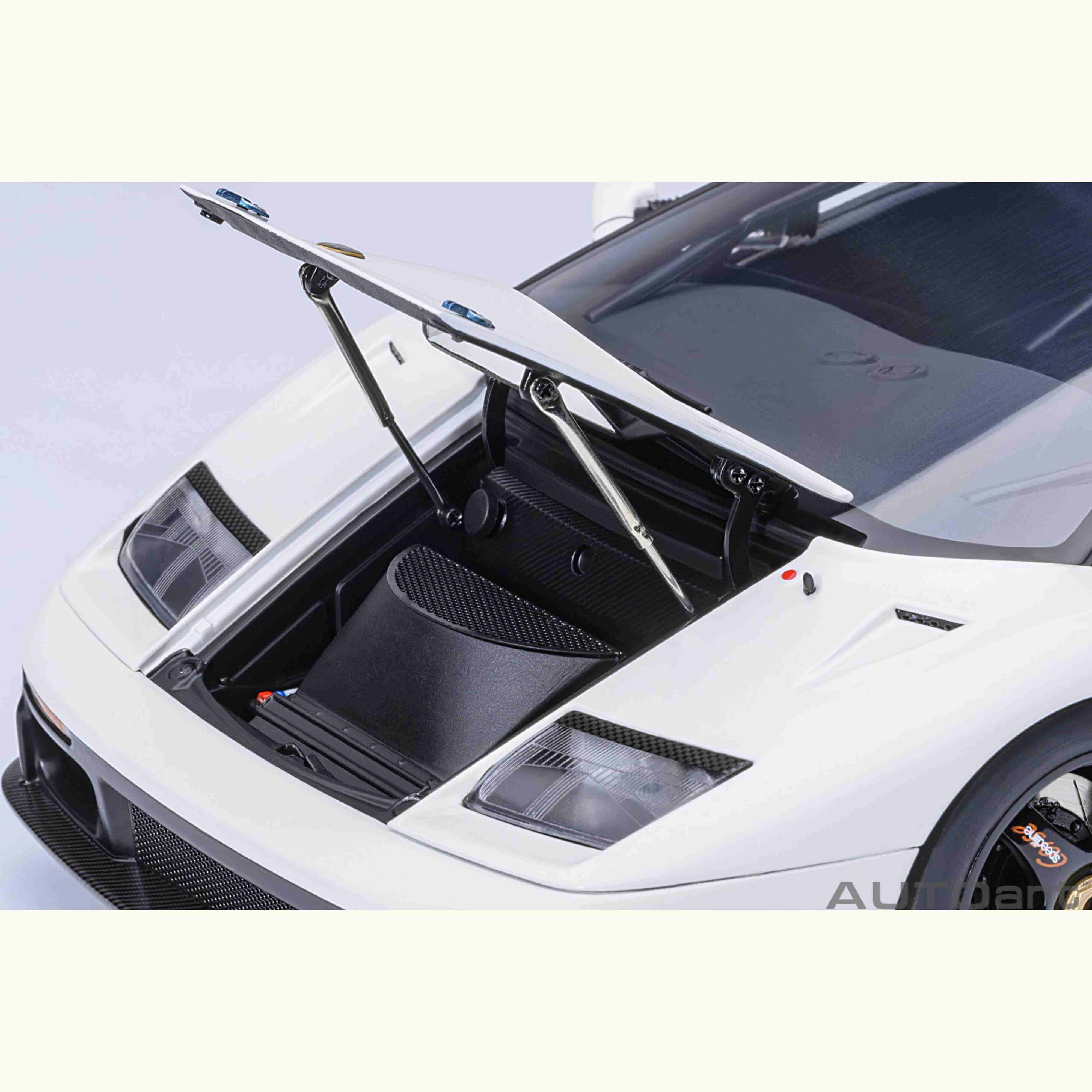 Lamborghini Diablo GTR 1999 Impact White 1/18 - Image 8