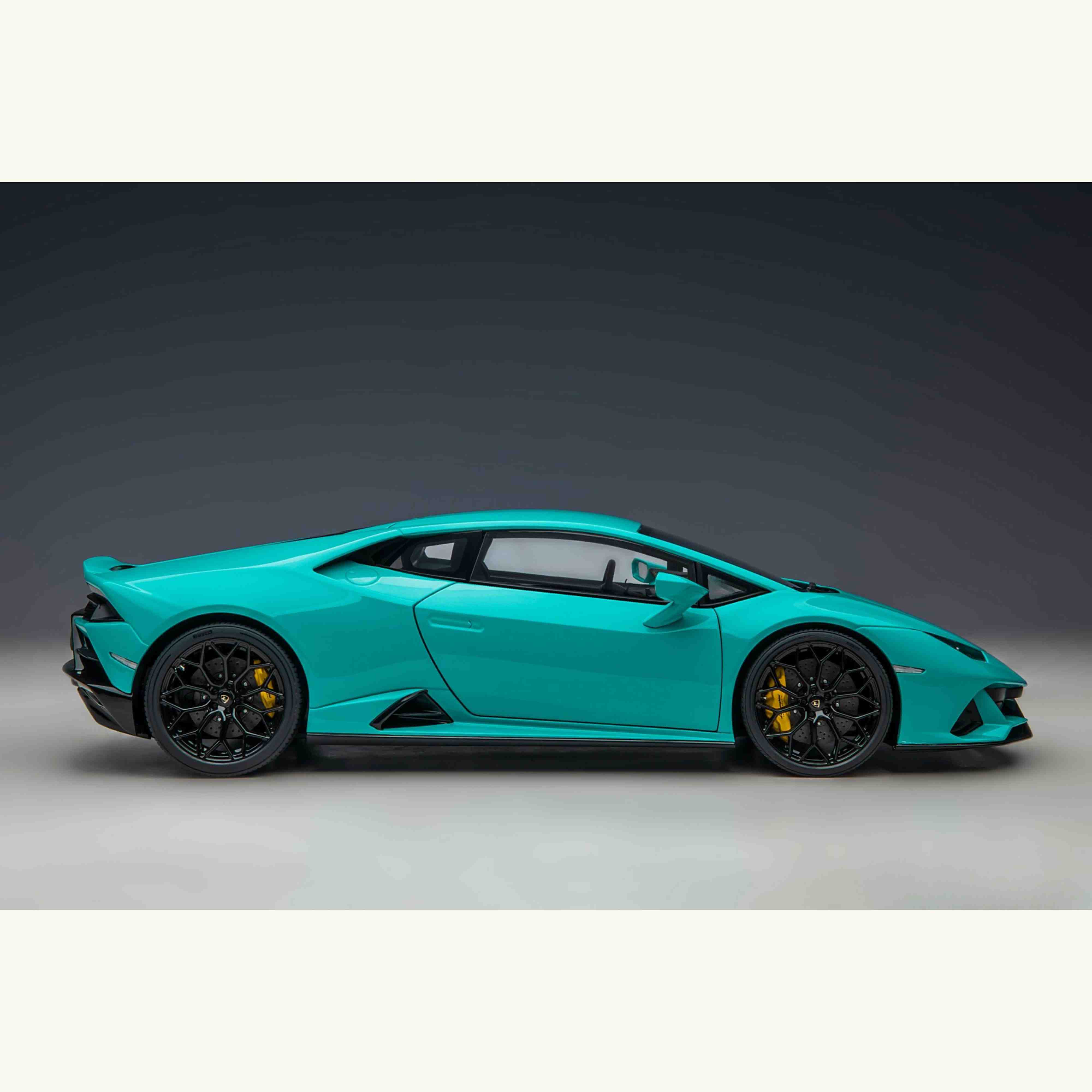 Lamborghini Huracán EVO 2019 Blu Glauco 1/18 - Image 3