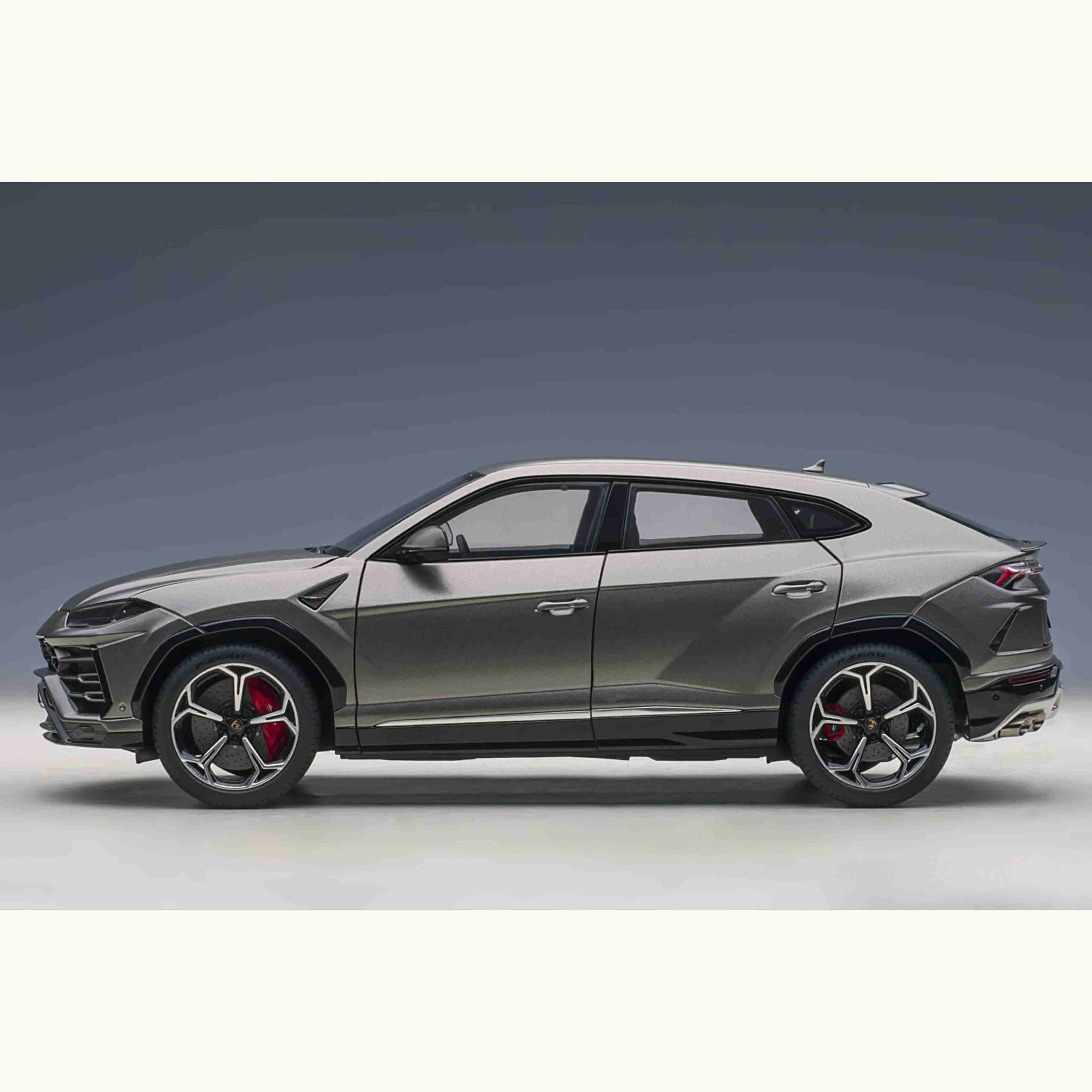 Lamborghini Urus 2018 Grigio Titans / Gris Mat 1/18 - Image 2
