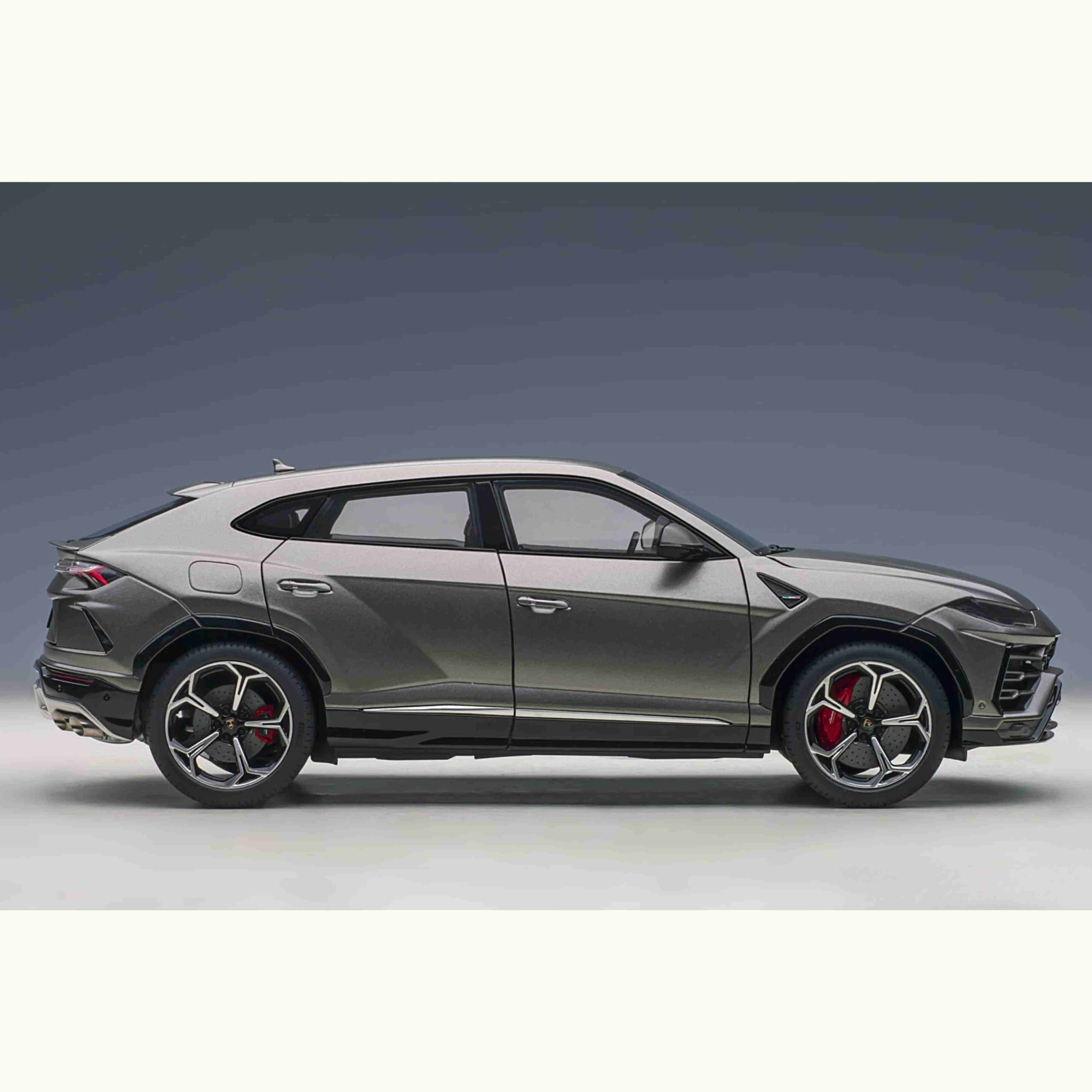 Lamborghini Urus 2018 Grigio Titans / Gris Mat 1/18 - Image 3