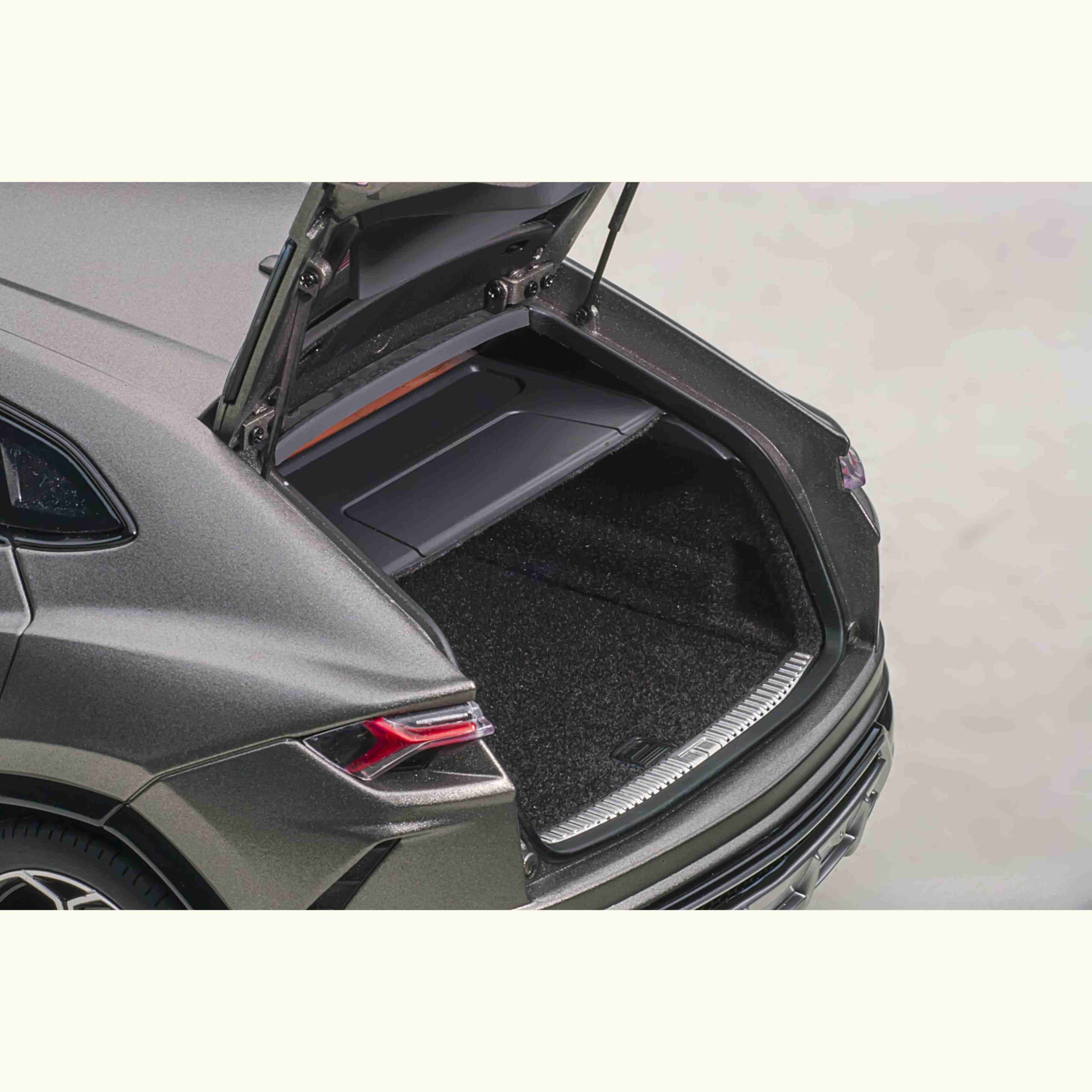 Lamborghini Urus 2018 Grigio Titans / Gris Mat 1/18 - Image 9