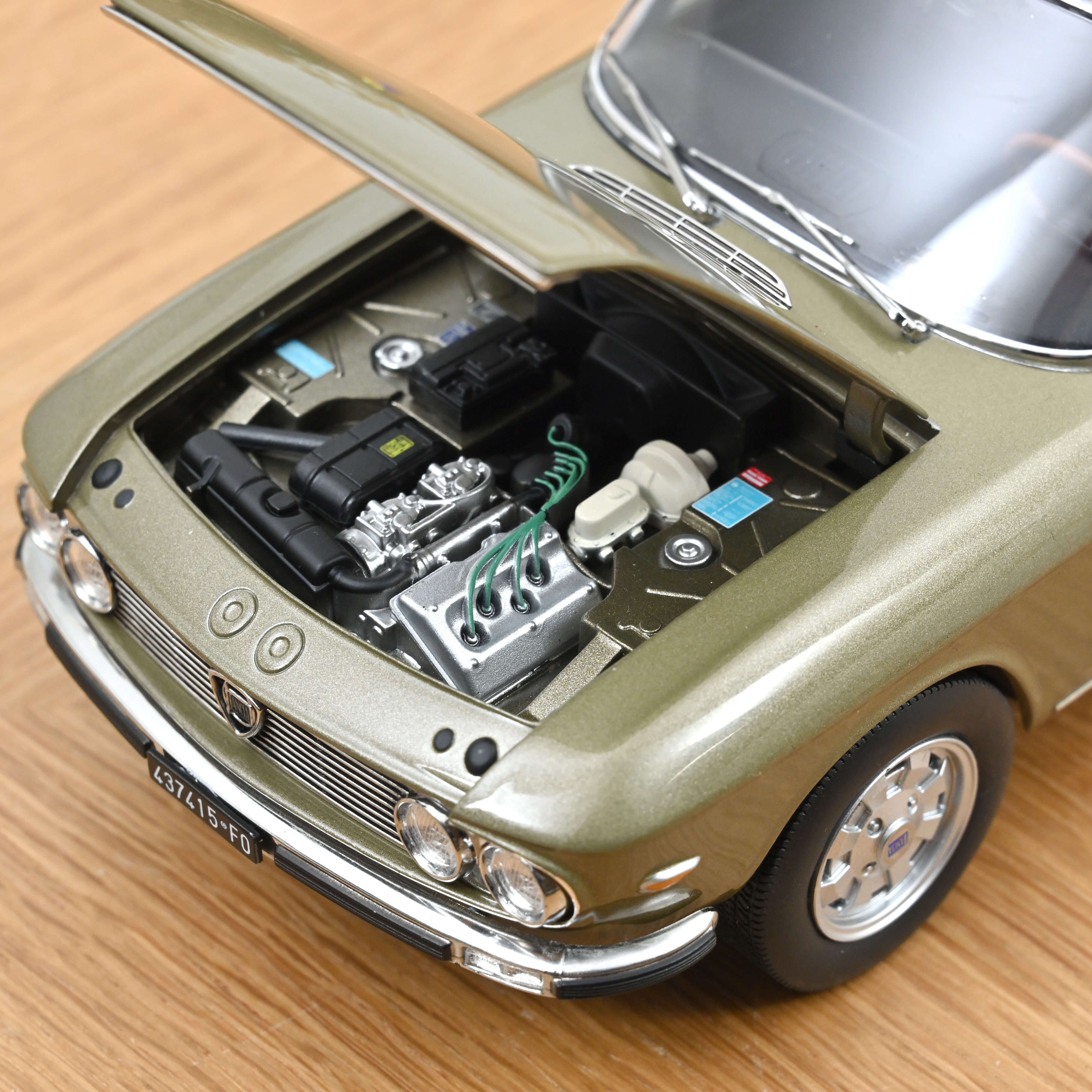 Lancia Fulvia 1971 Bronce Longchamps 1/18 - Image 5
