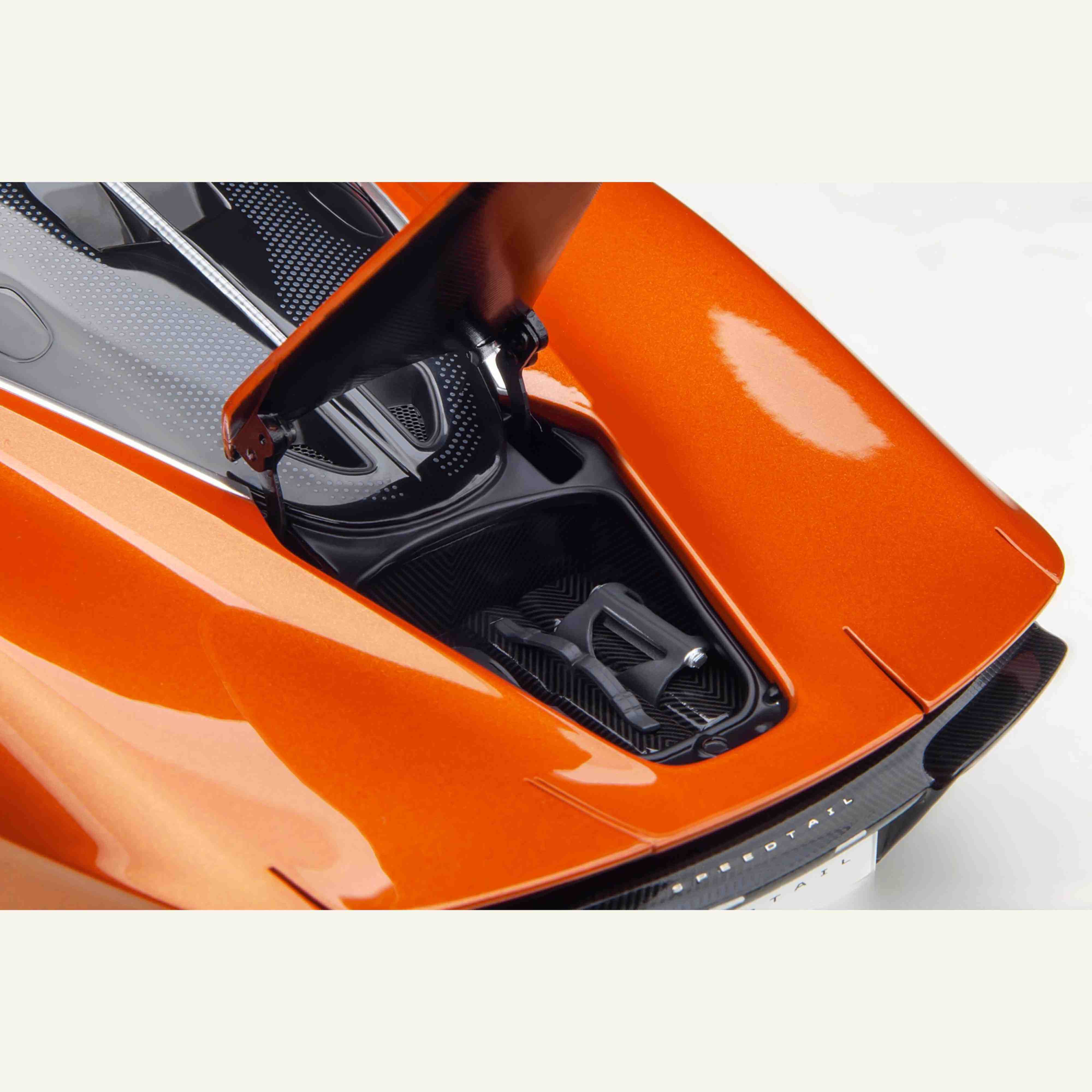 McLaren Speedtail 2020 Volcano Orange 1/18 - Image 10