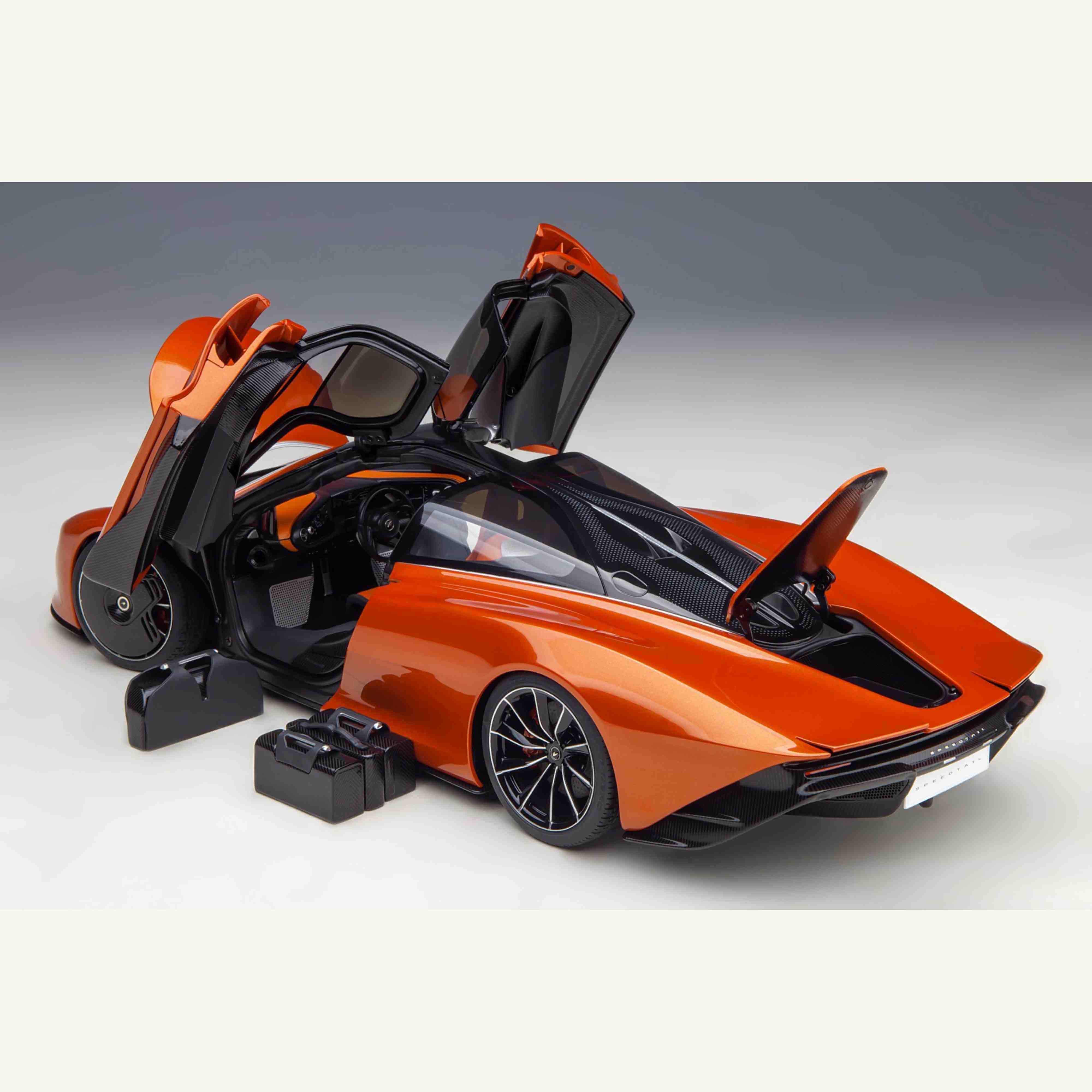 McLaren Speedtail 2020 Volcano Orange 1/18 - Image 12