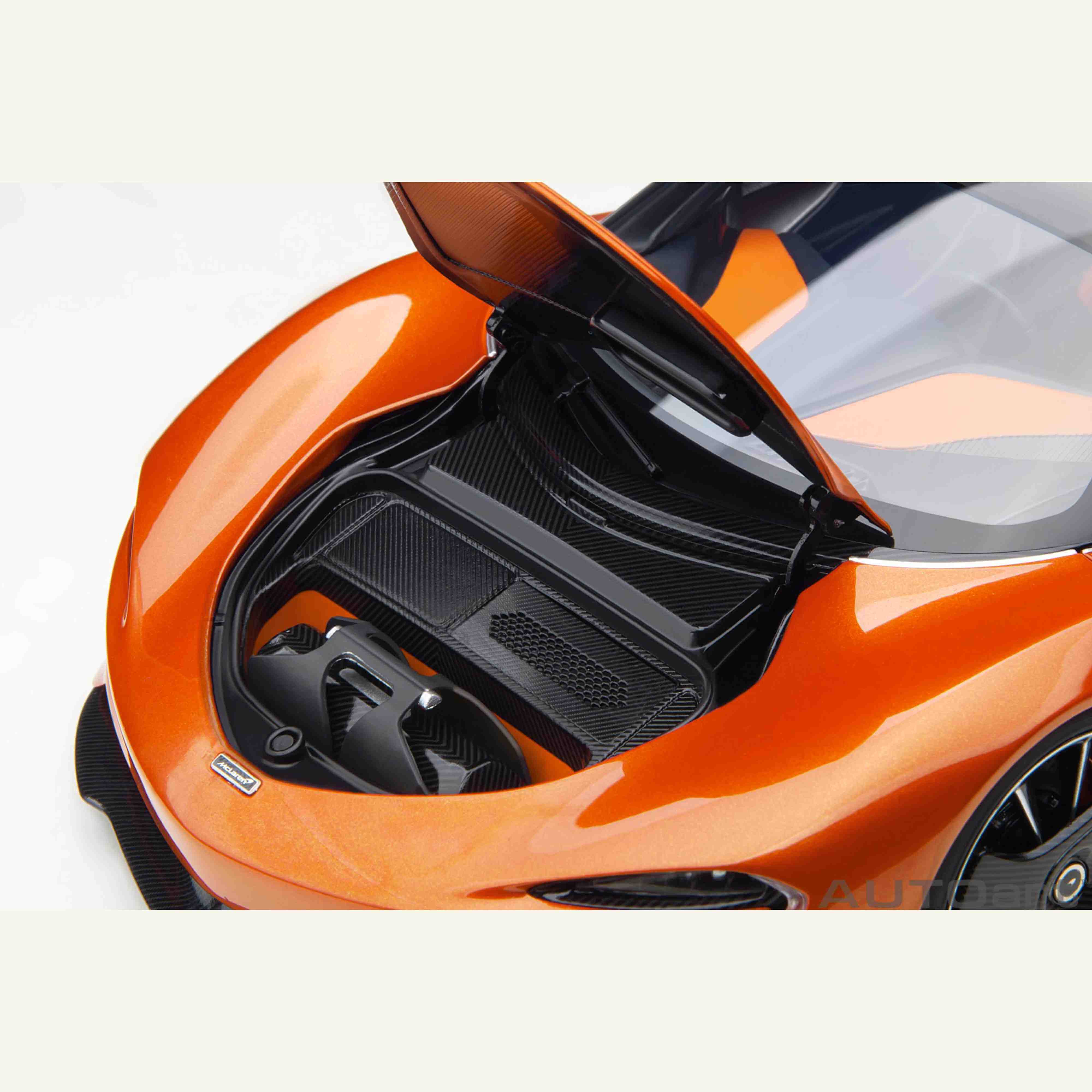 McLaren Speedtail 2020 Volcano Orange 1/18 - Image 8