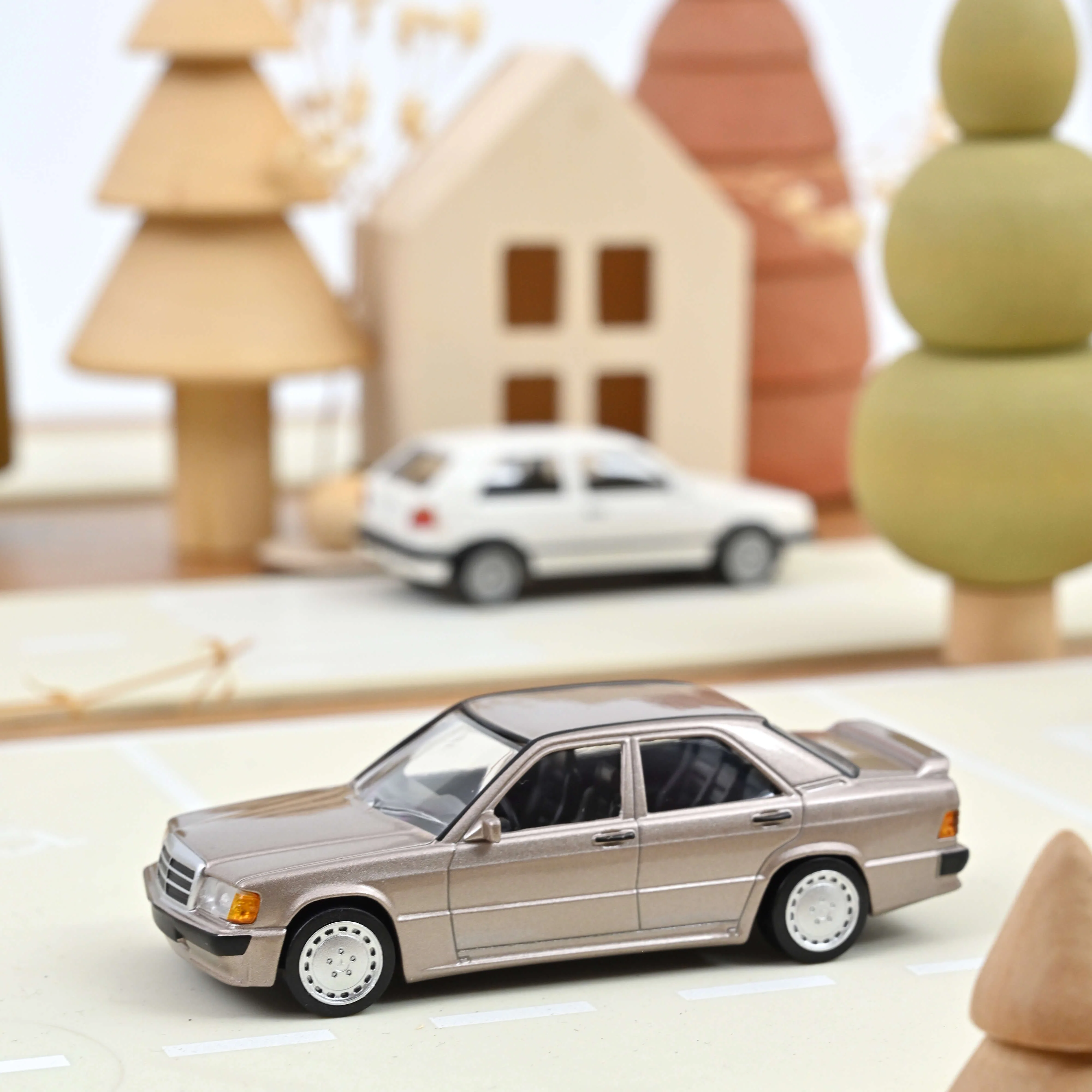 Mercedes Benz 190E 2.3 16 1984 Beige métallisé Jet-car 1/43