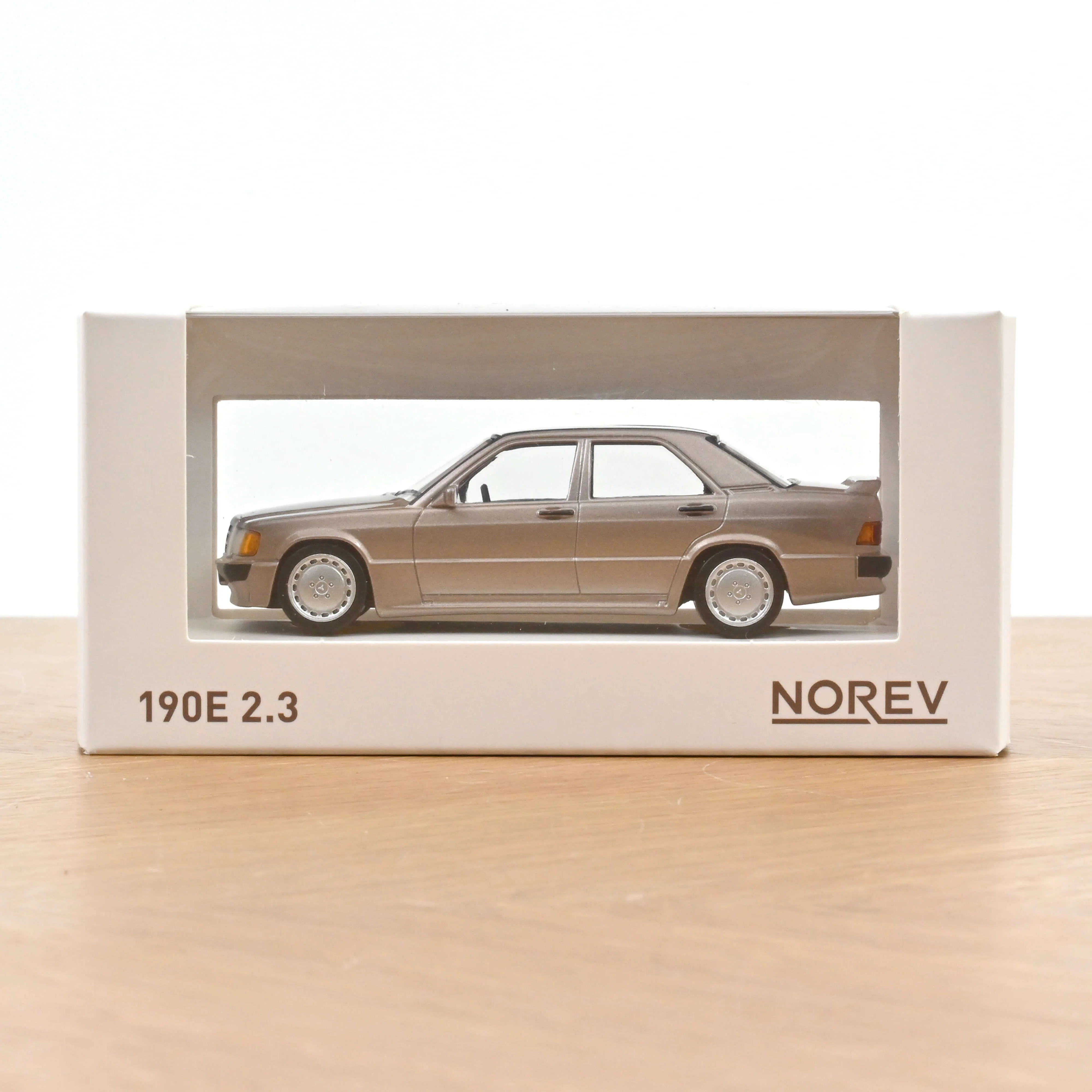 Mercedes Benz 190E 2.3 16 1984 Beige métallisé Jet-car 1/43 - Image 2