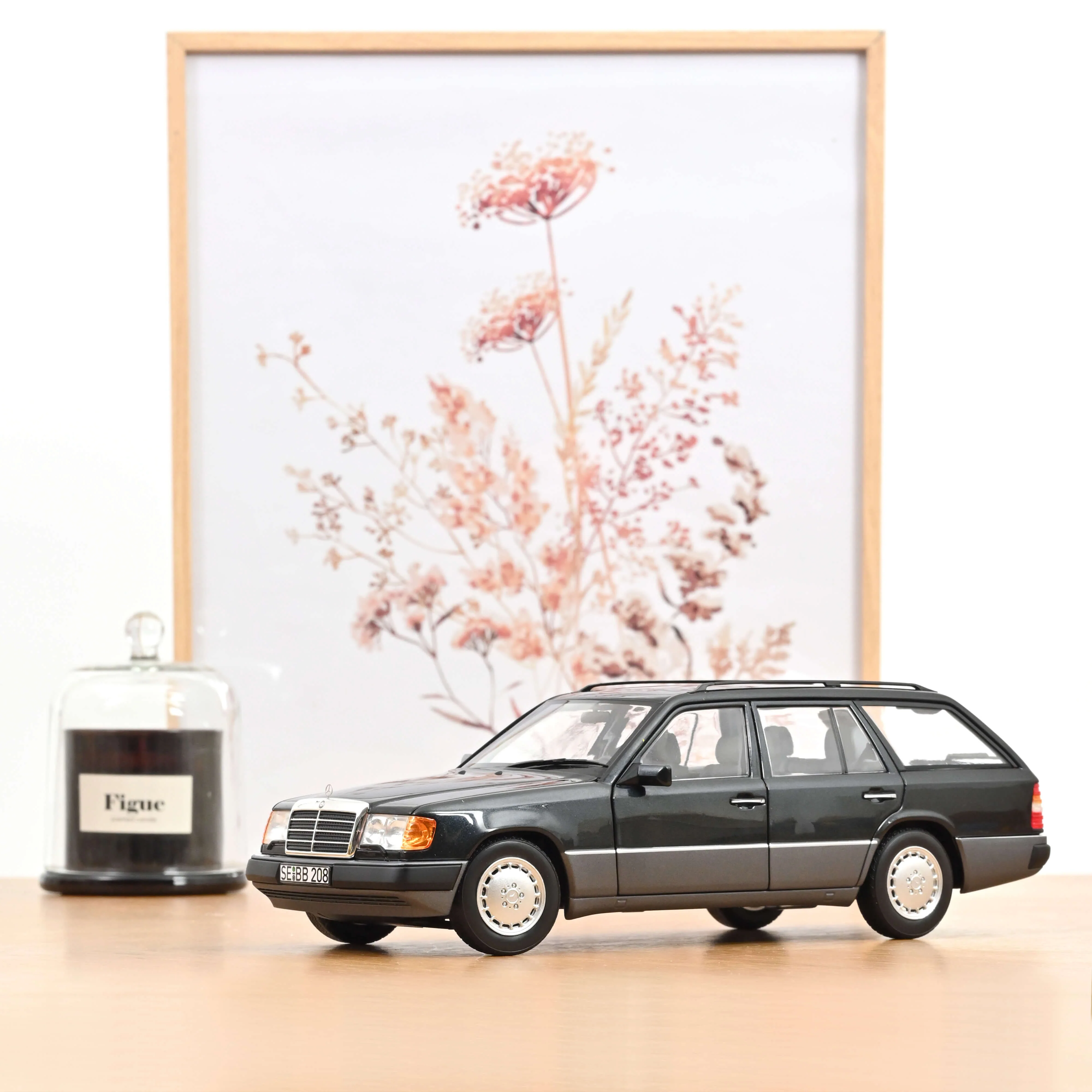 Mercedes-Benz 300 D Modele T 1990 Bleu-Noir métallisé 1/18
