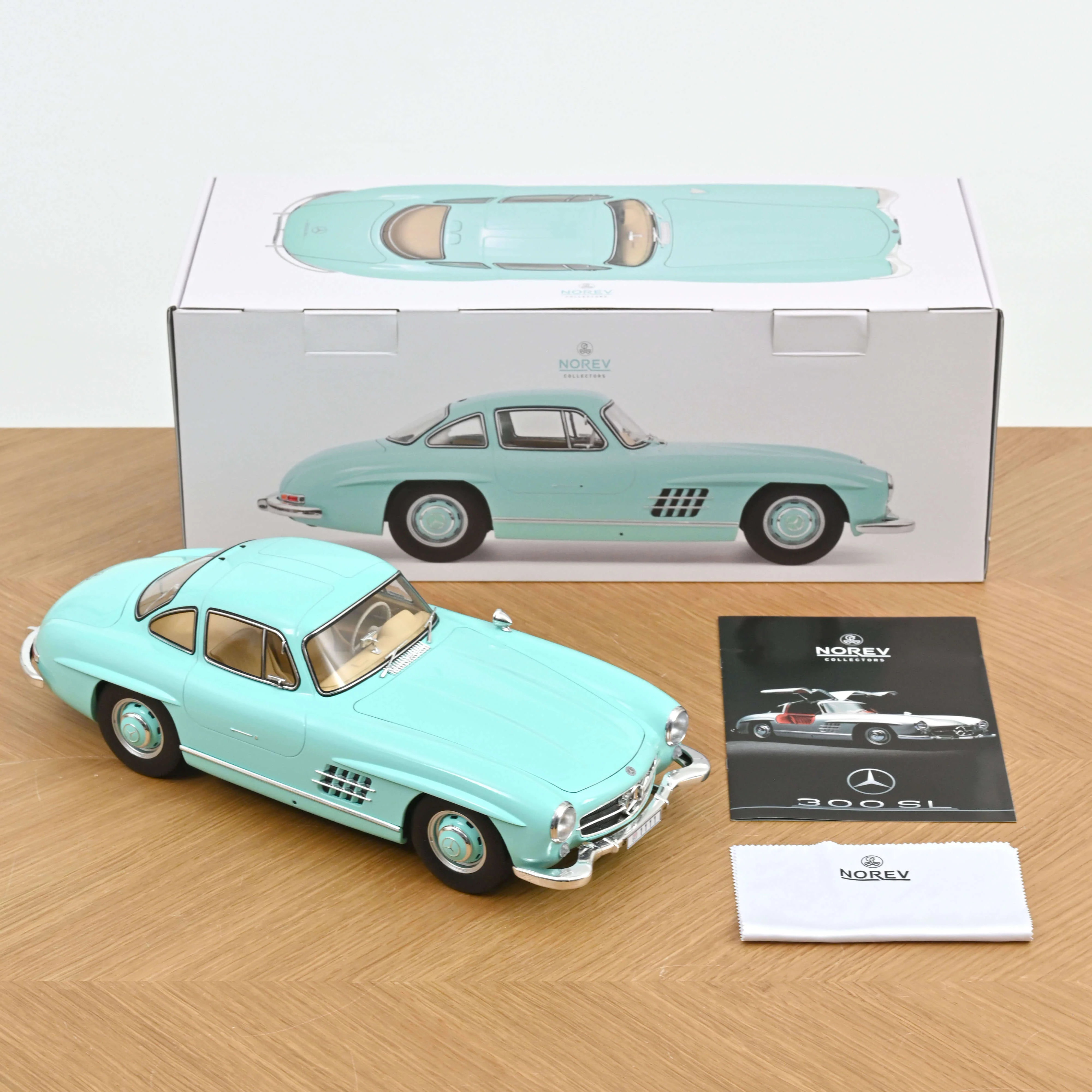 Mercedes-Benz 300 SL 1956 Turquoise 1/12 - 200 pcs - Image 7