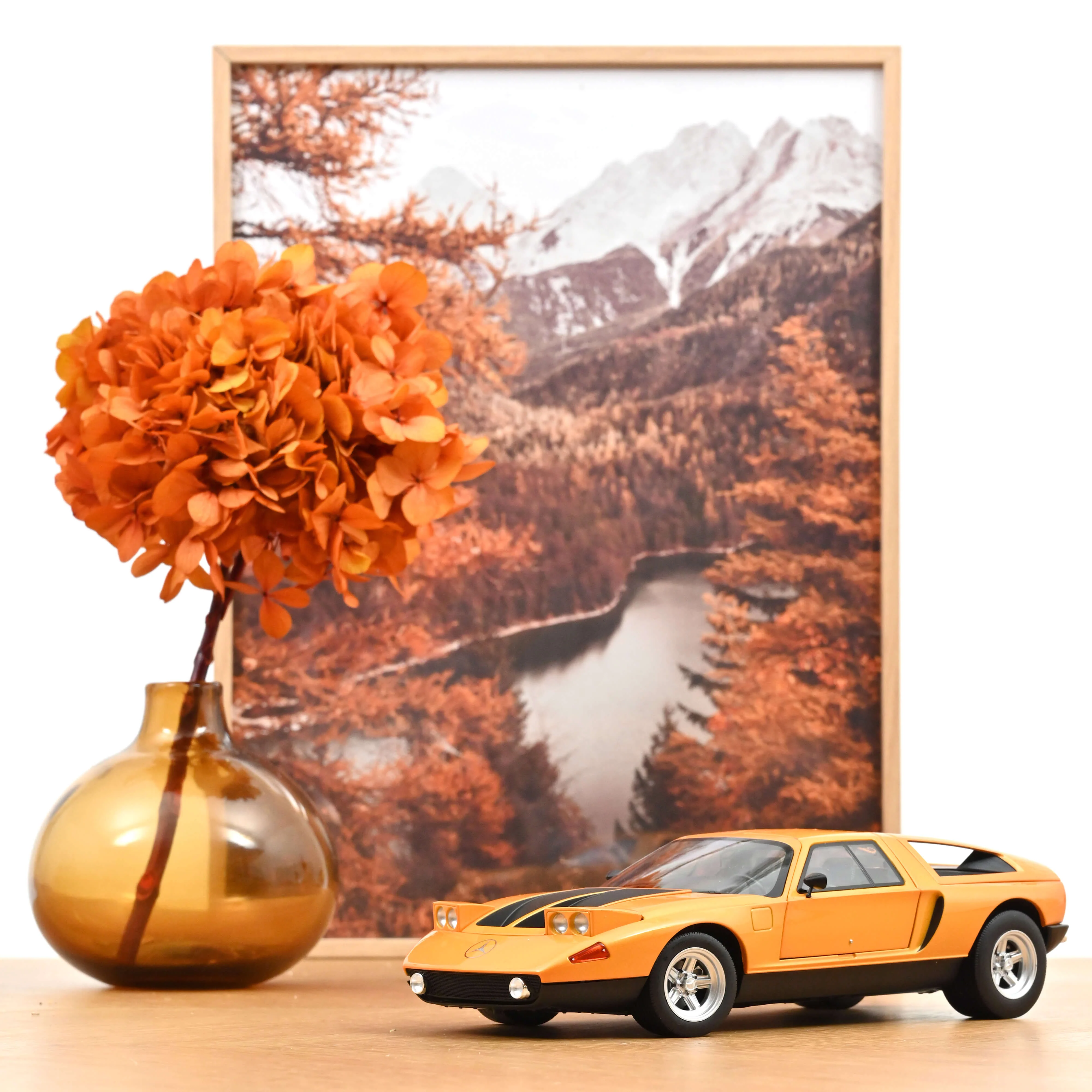 Mercedes-Benz C 111 / II 1970 Weissherbs métallisé 1/18