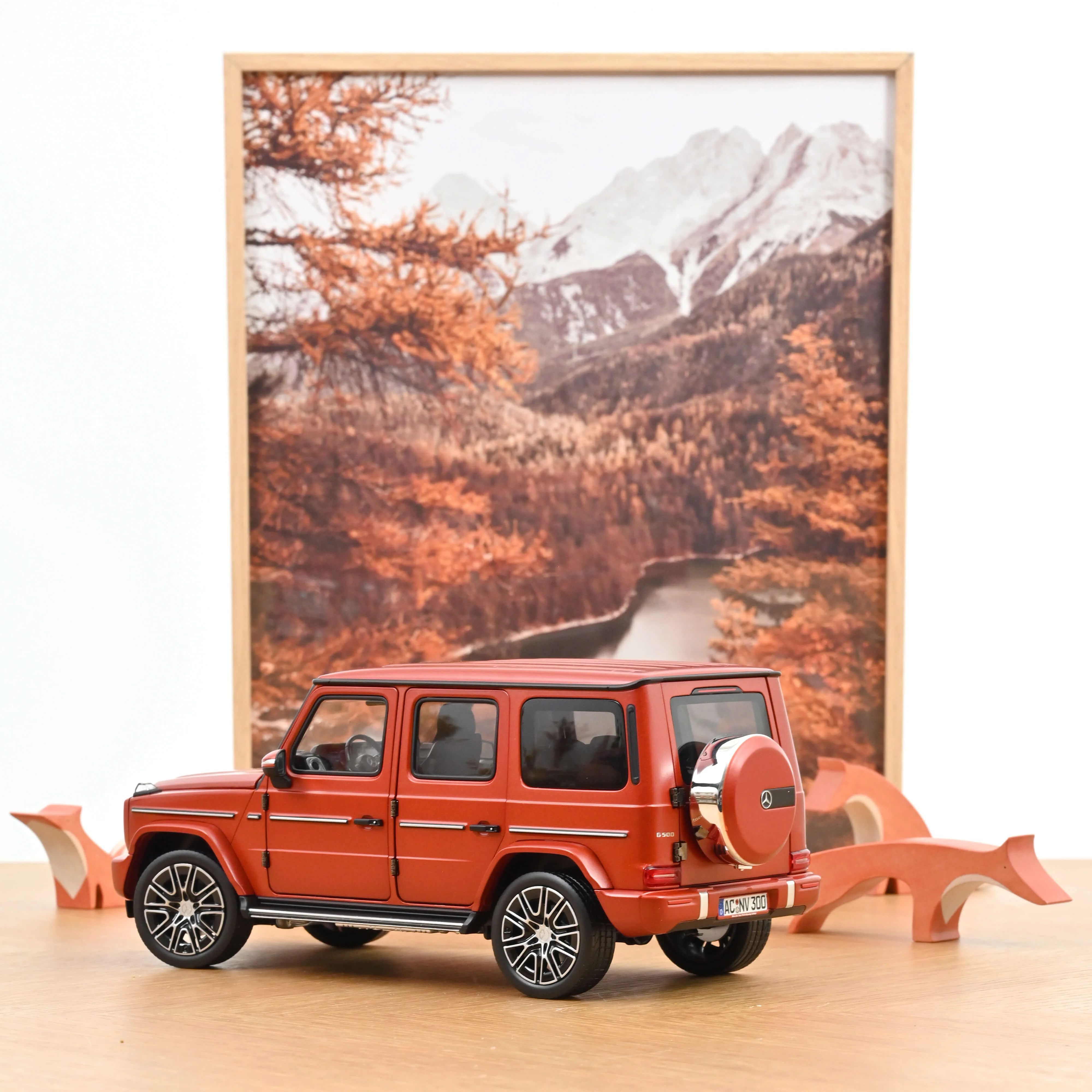 Mercedes-Benz G-Class 2024 Cuivre Orange mat 1/18 - Image 3
