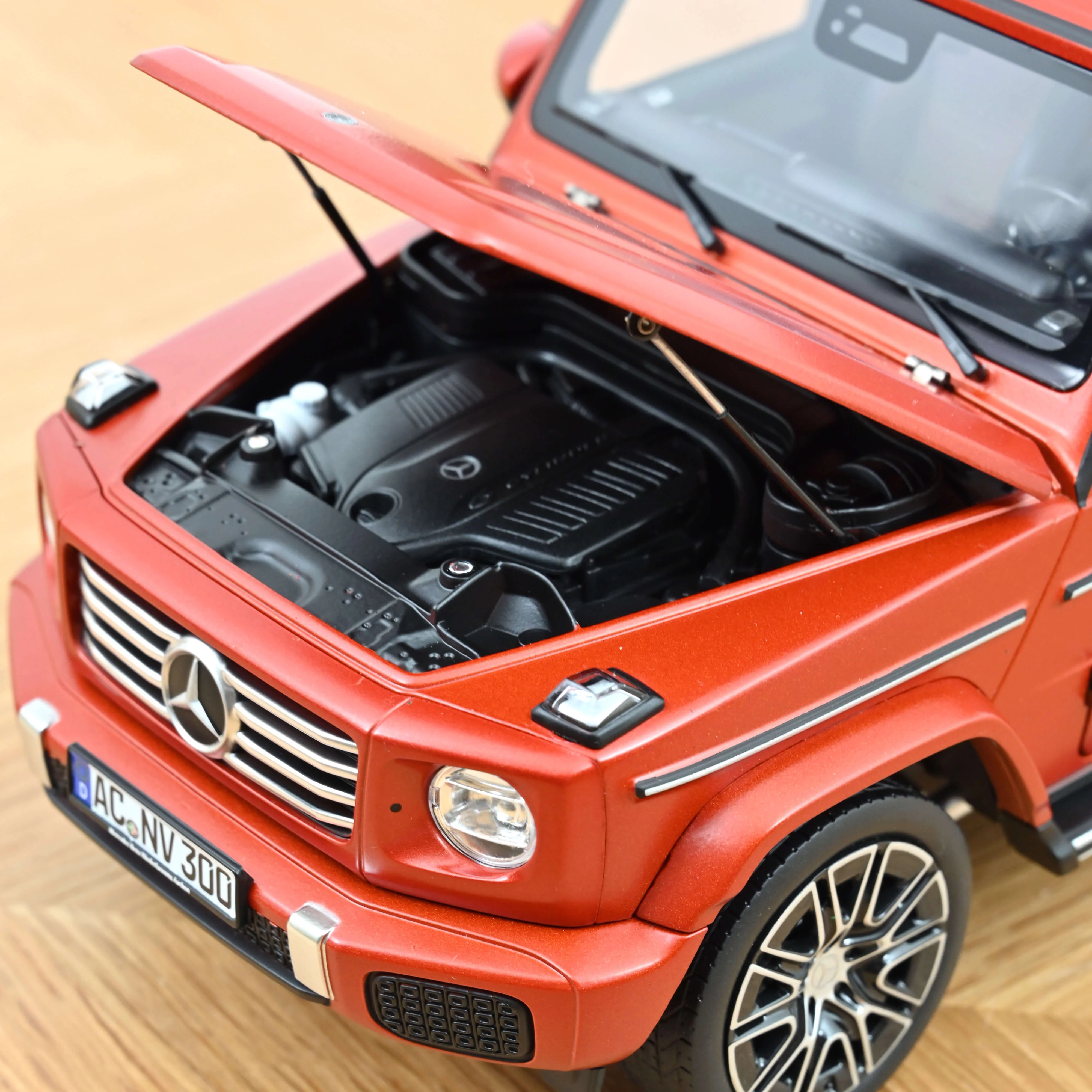 Mercedes-Benz G-Class 2024 Cuivre Orange mat 1/18 - Image 4
