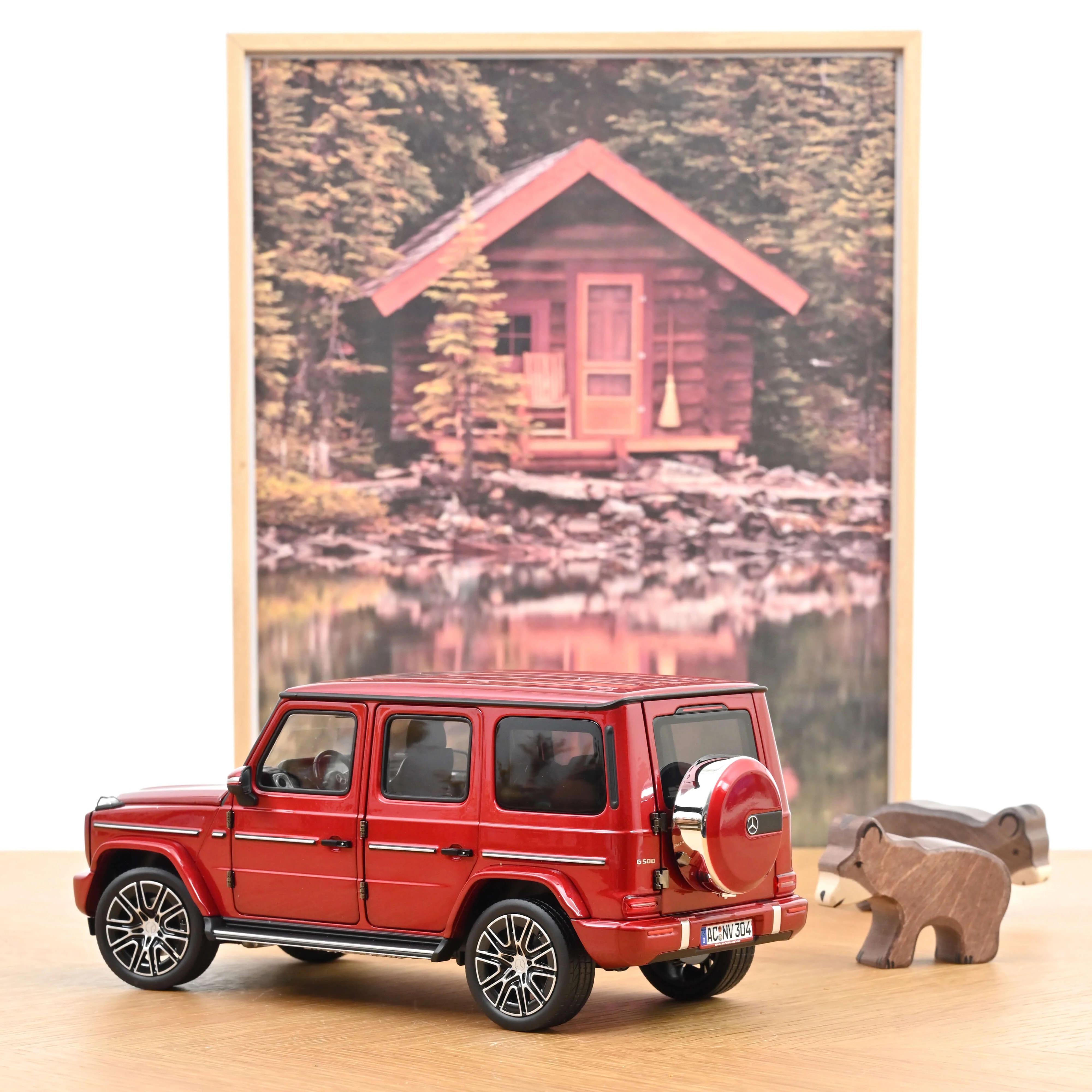 Mercedes-Benz G-Class 2024 Rouge Hyacinth 1/18 - Image 3