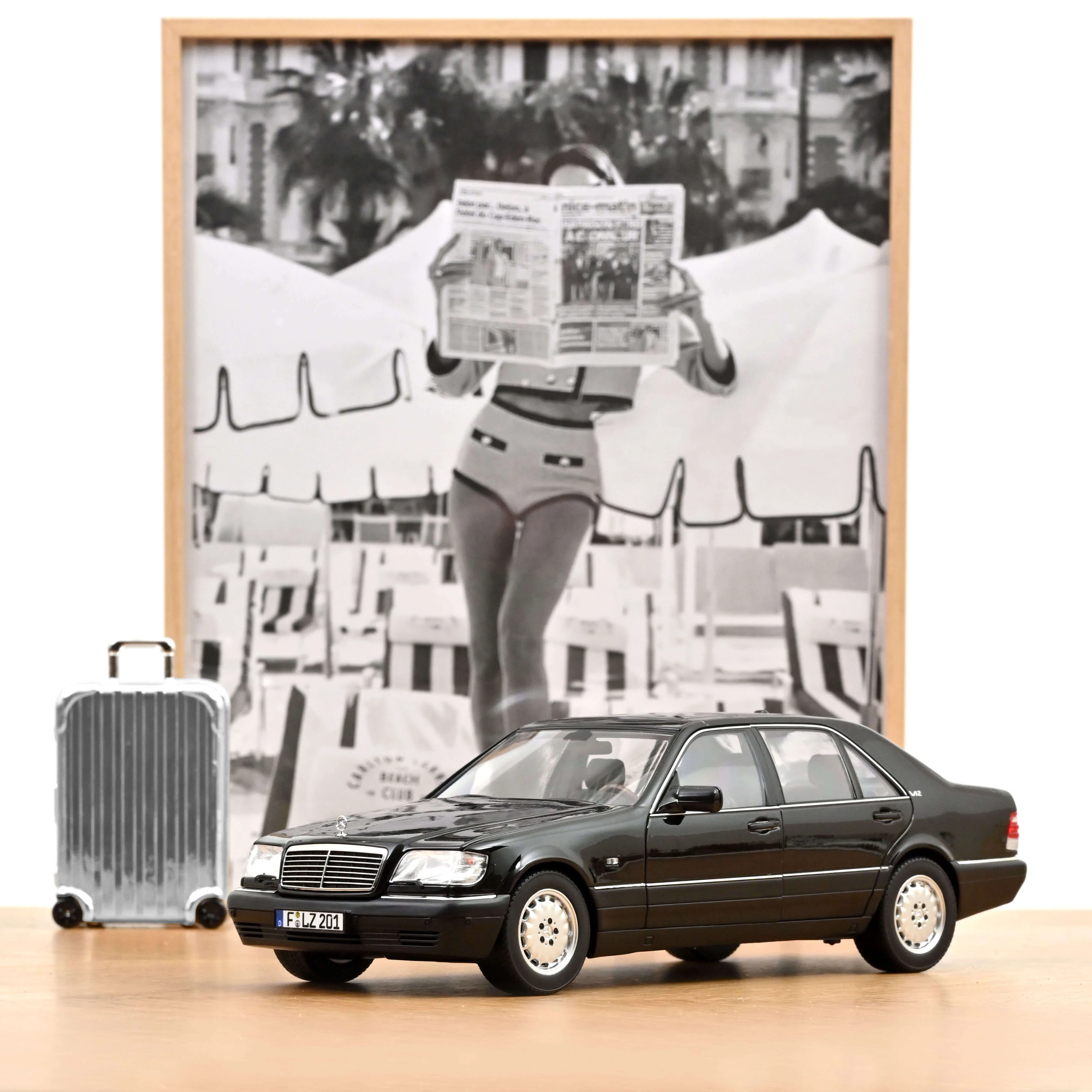 Mercedes-Benz S600 1997 Noir Obsidian metallisé 1/18