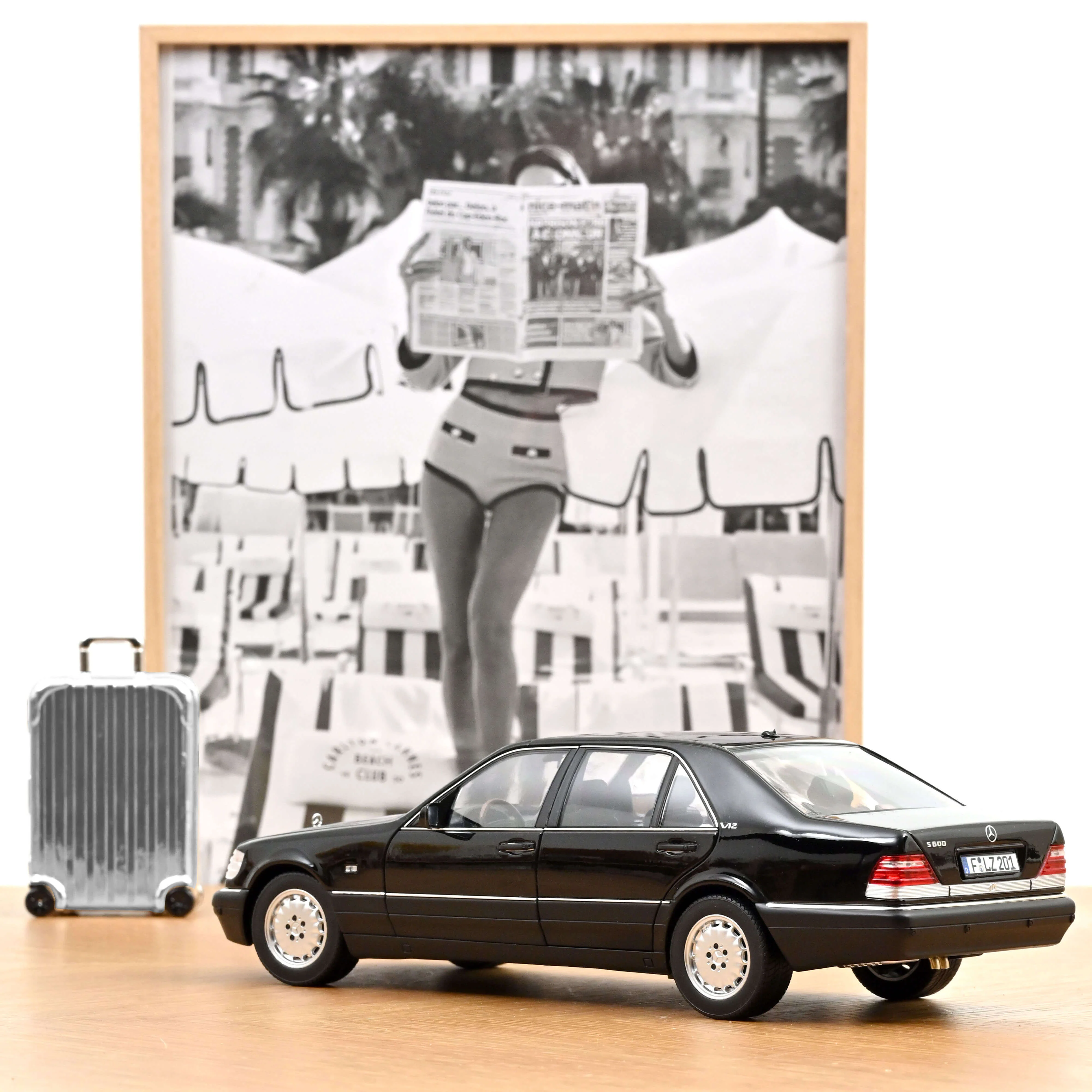 Mercedes-Benz S600 1997 Noir Obsidian metallisé 1/18 - Image 3