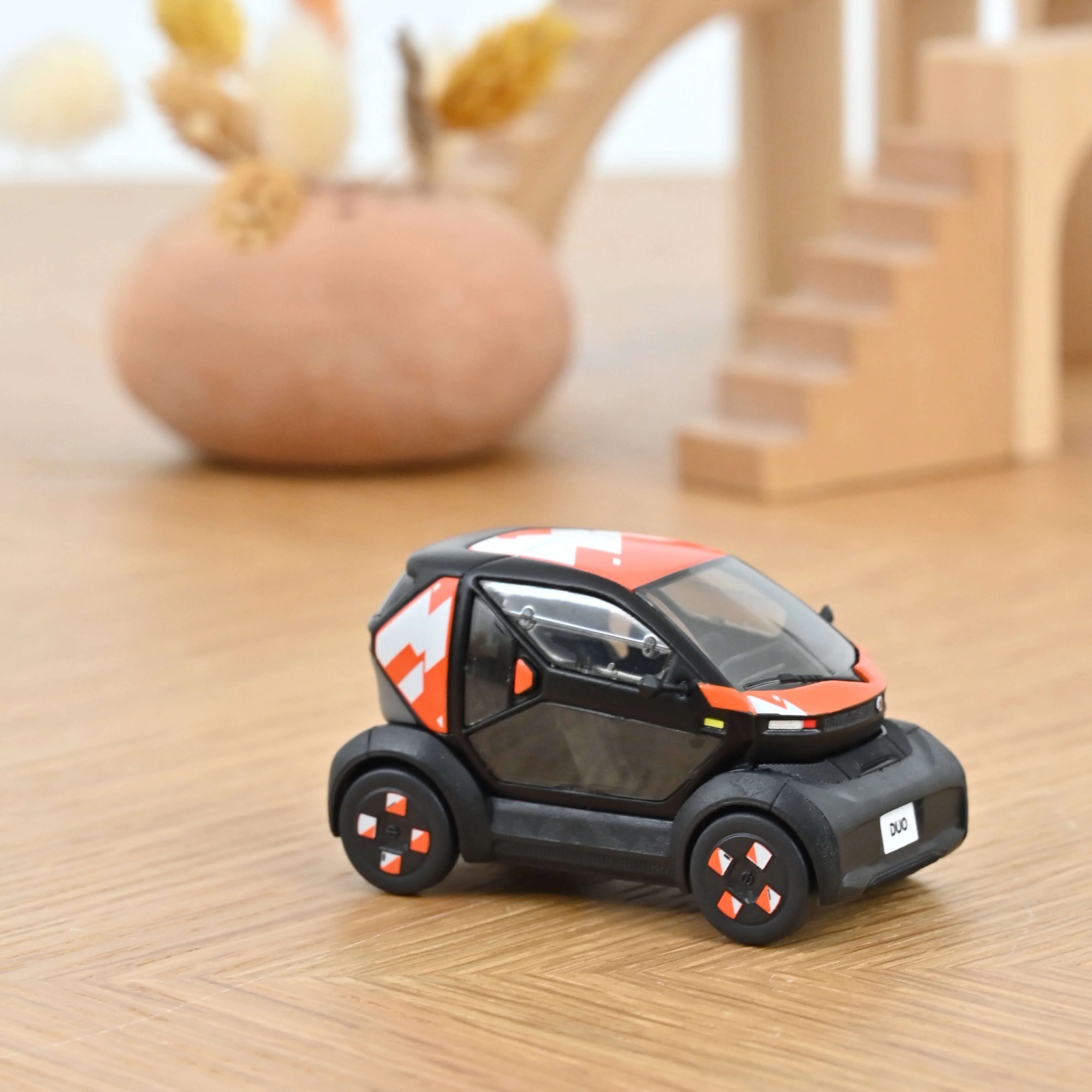 Mobilize Duo 2025 Iconic Orange 1/43