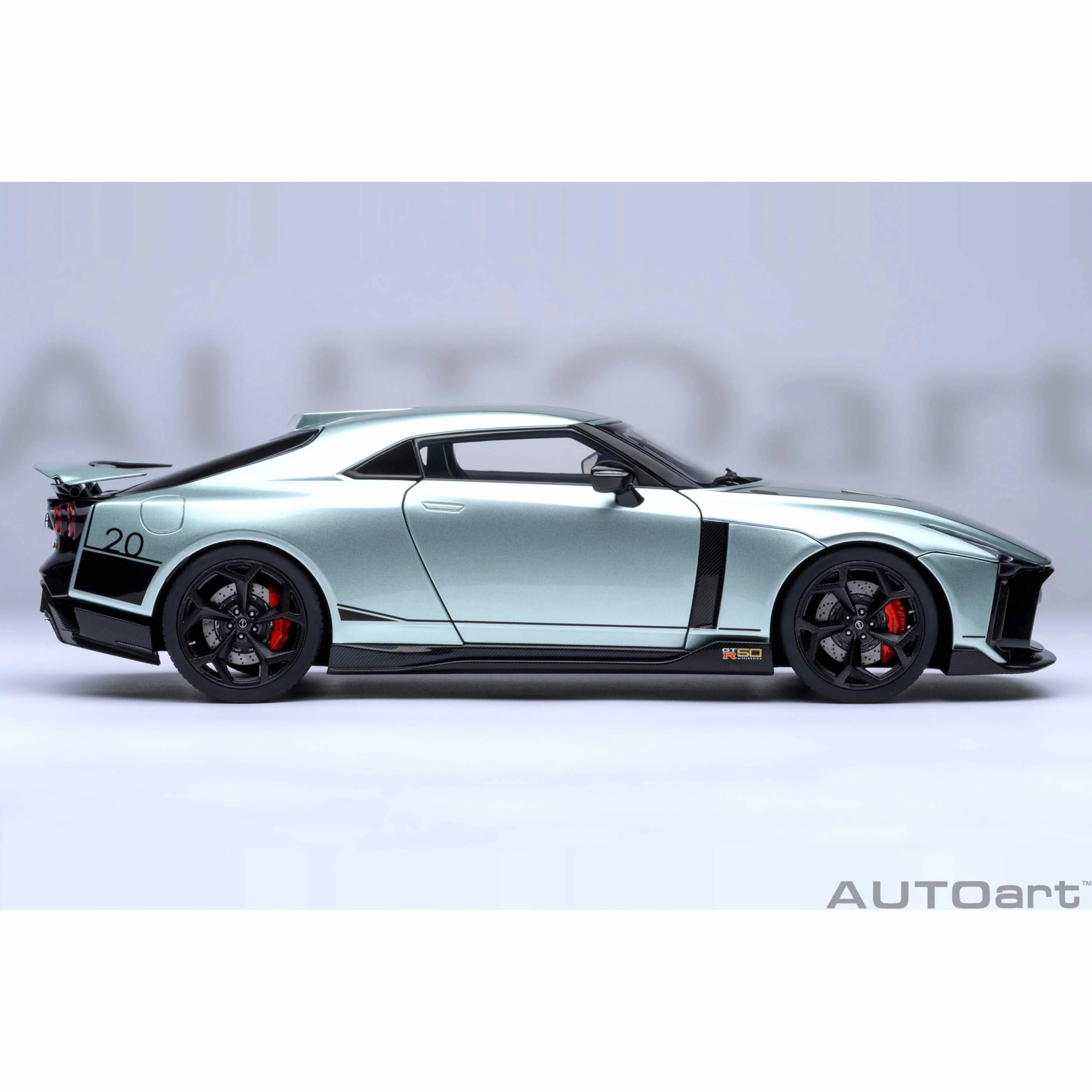 Nissan GT-R50 par Italdesign Vert Métallisé et Noir 1/18 - Image 4
