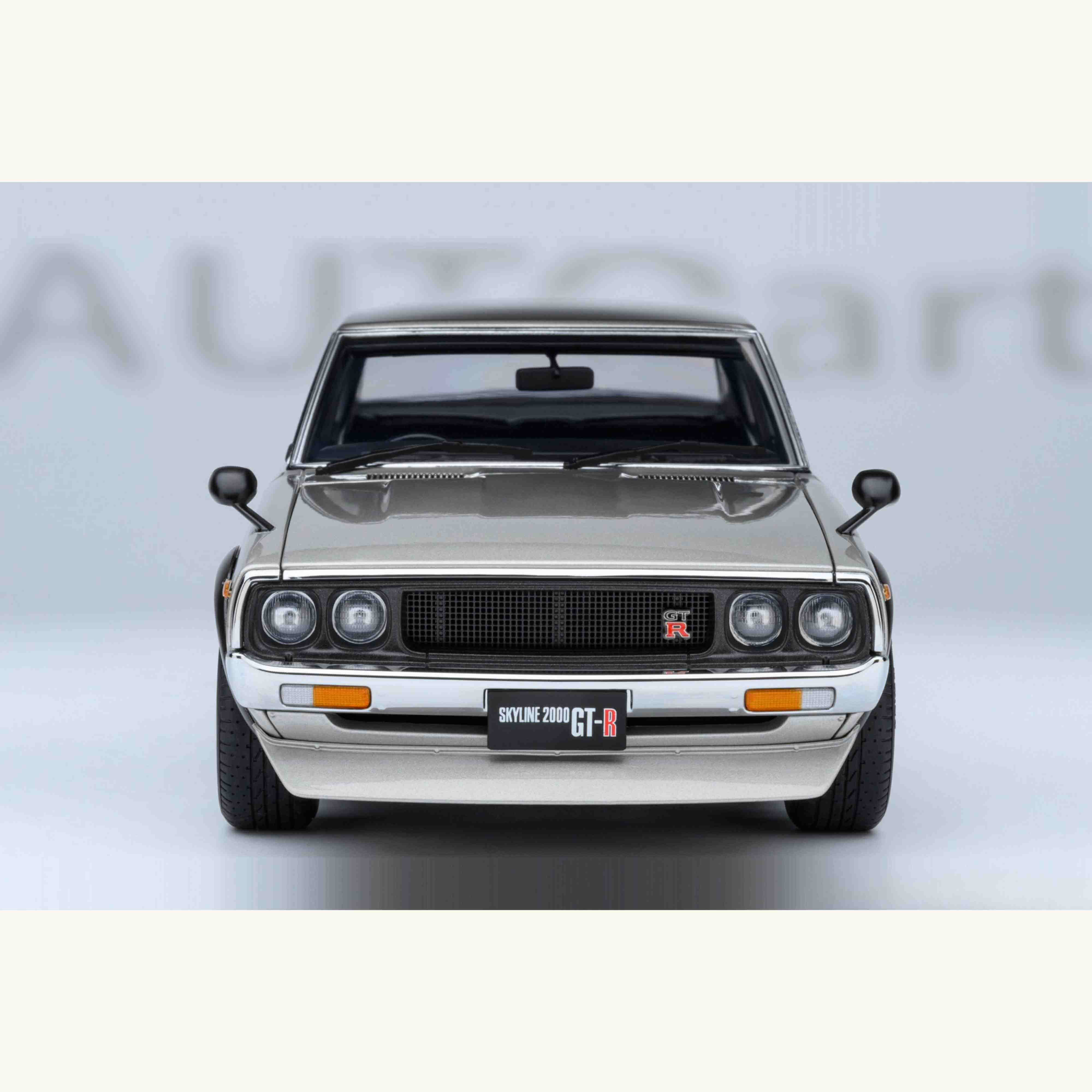 Nissan Skyline 2000 GT-R 1973 (KPGC110) Version Tuned Argent 1/18 - Image 4