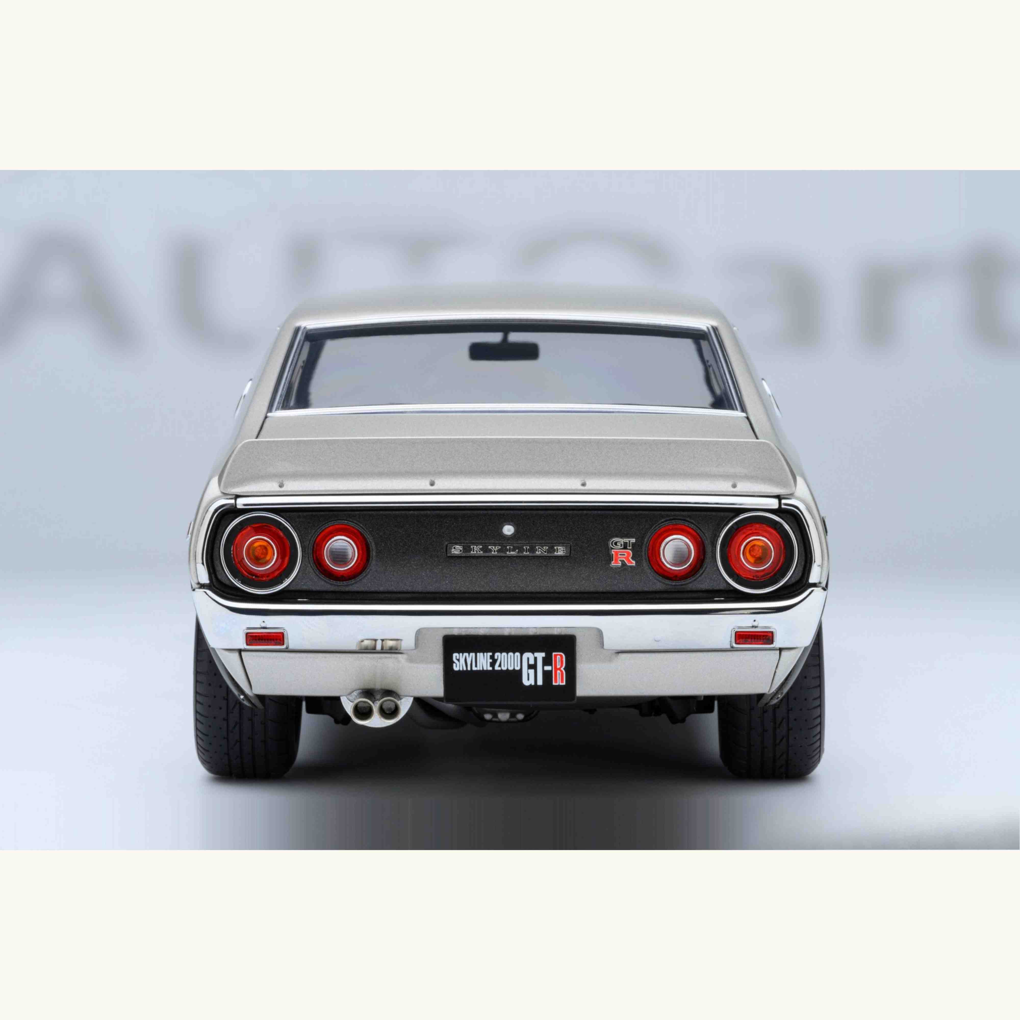 Nissan Skyline 2000 GT-R 1973 (KPGC110) Version Tuned Argent 1/18 - Image 5