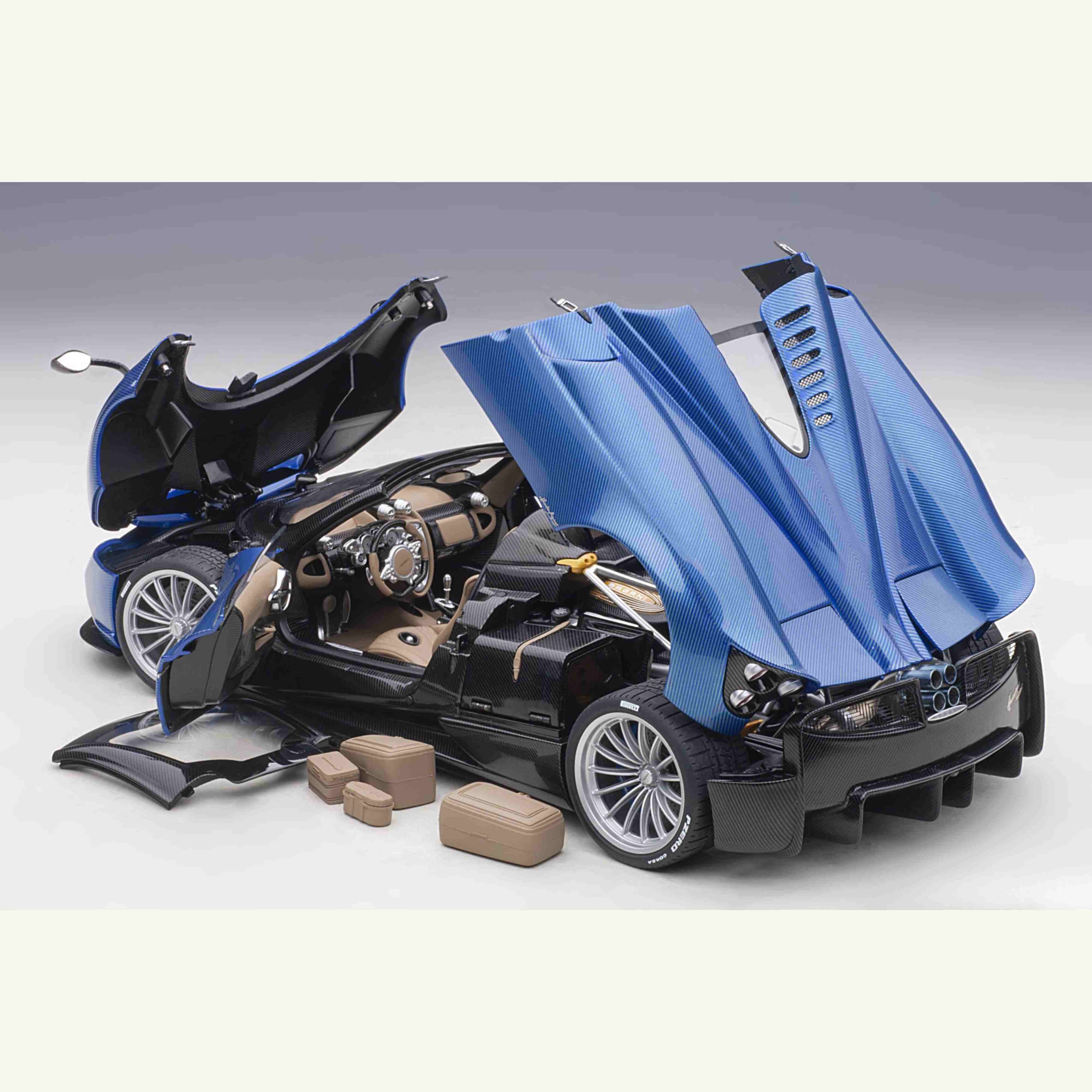 Pagani Huayra Roadster 2017 Blu Tricolore Carbone 1/18 - Image 10