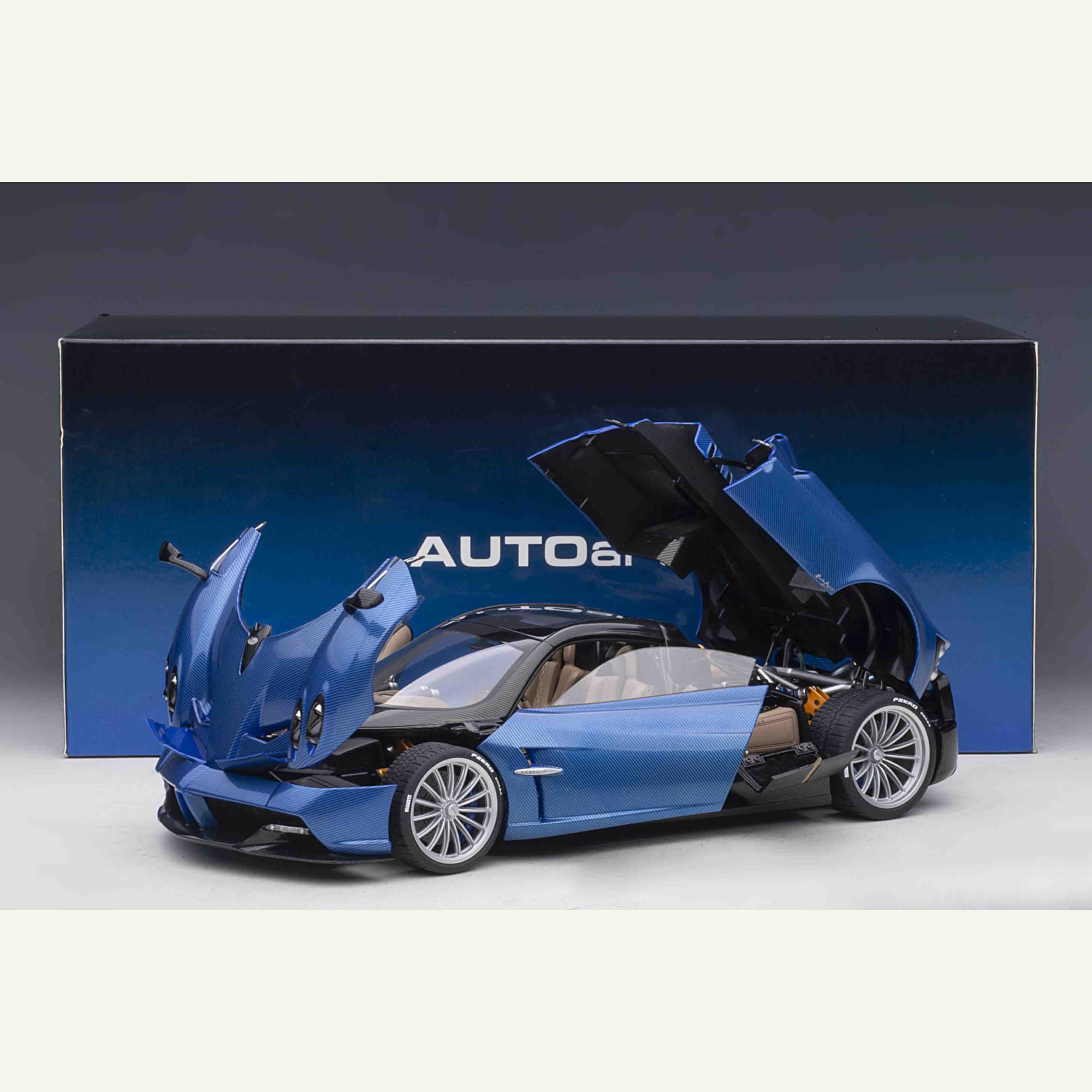 Pagani Huayra Roadster 2017 Blu Tricolore Carbone 1/18 - Image 11
