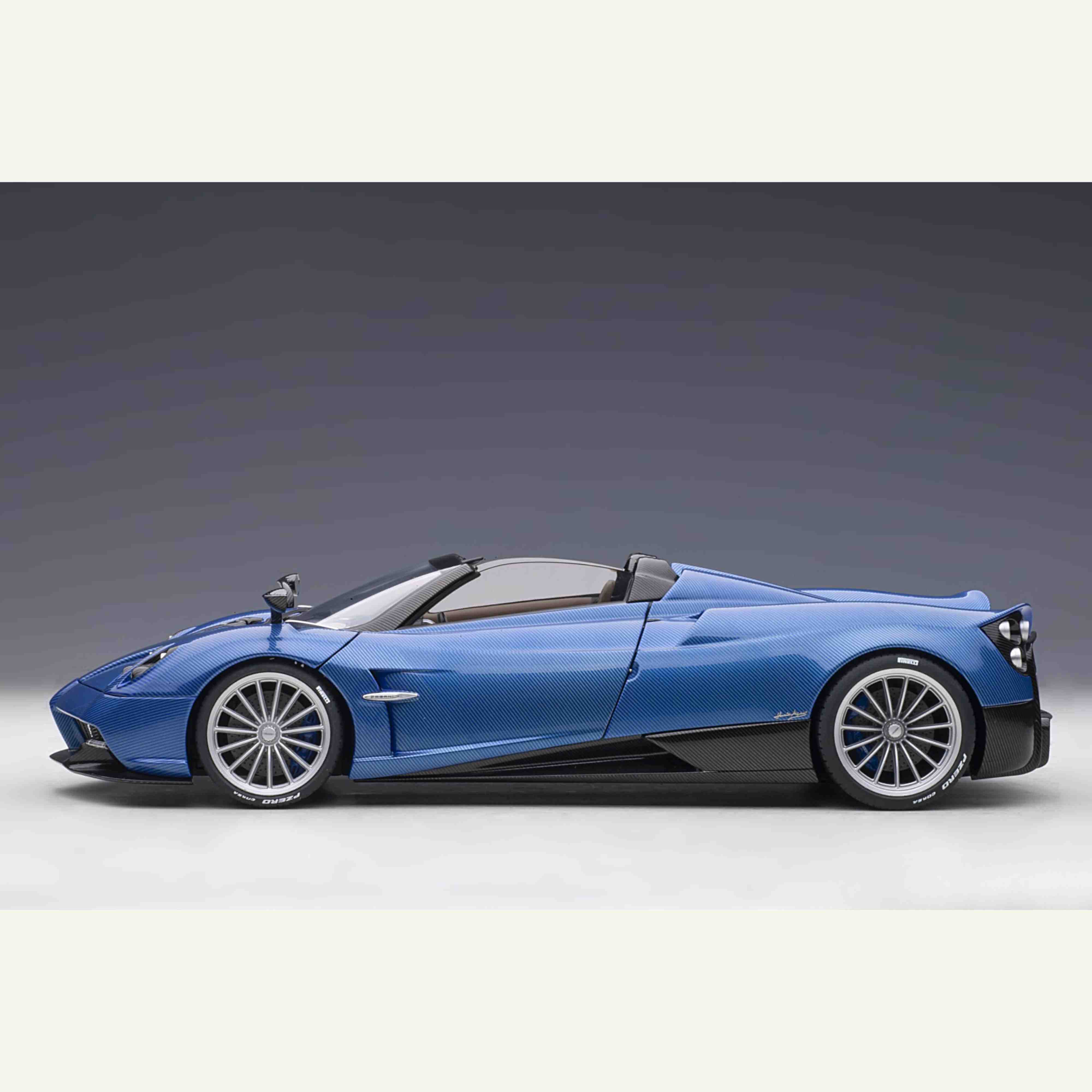 Pagani Huayra Roadster 2017 Blu Tricolore Carbone 1/18 - Image 2