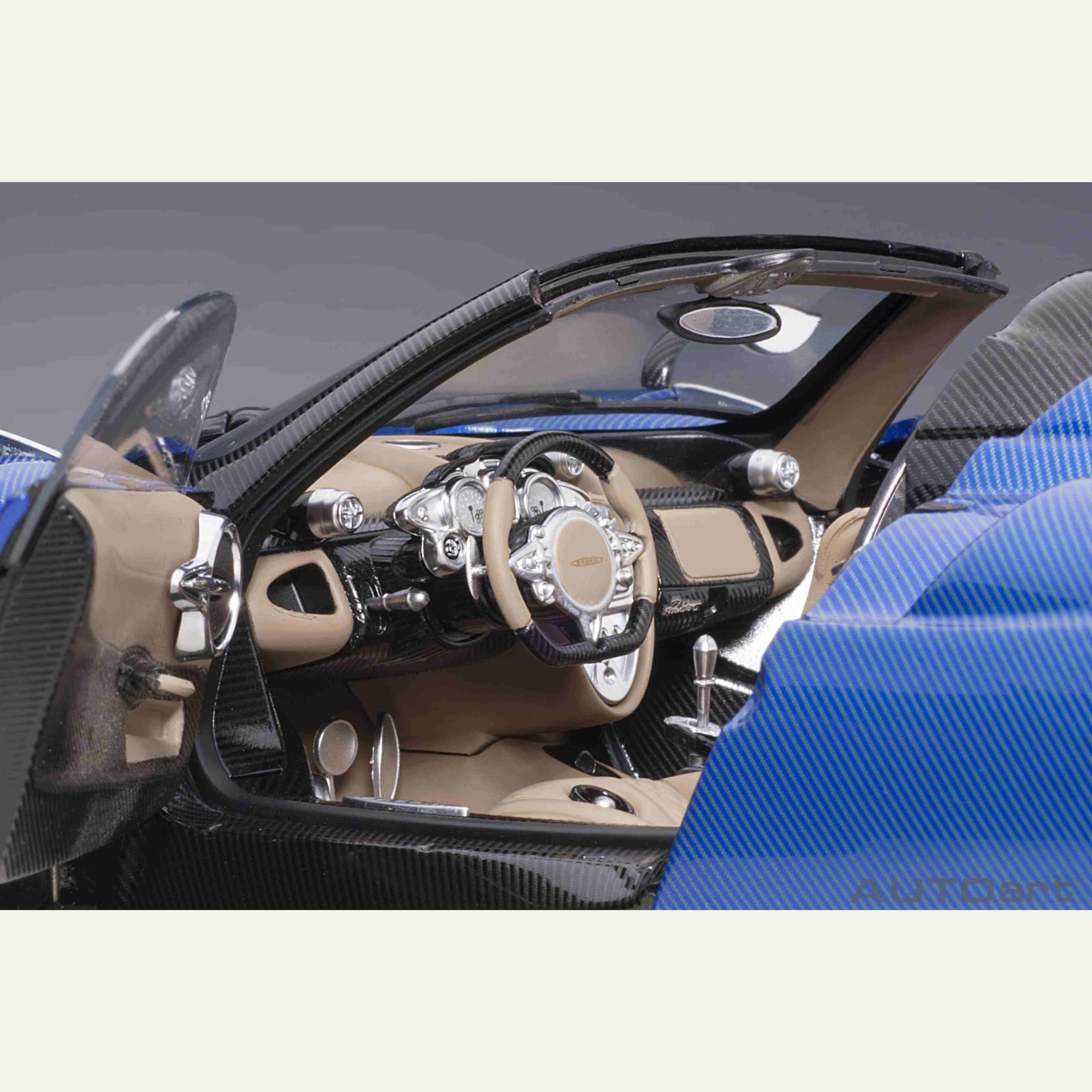 Pagani Huayra Roadster 2017 Blu Tricolore Carbone 1/18 - Image 7