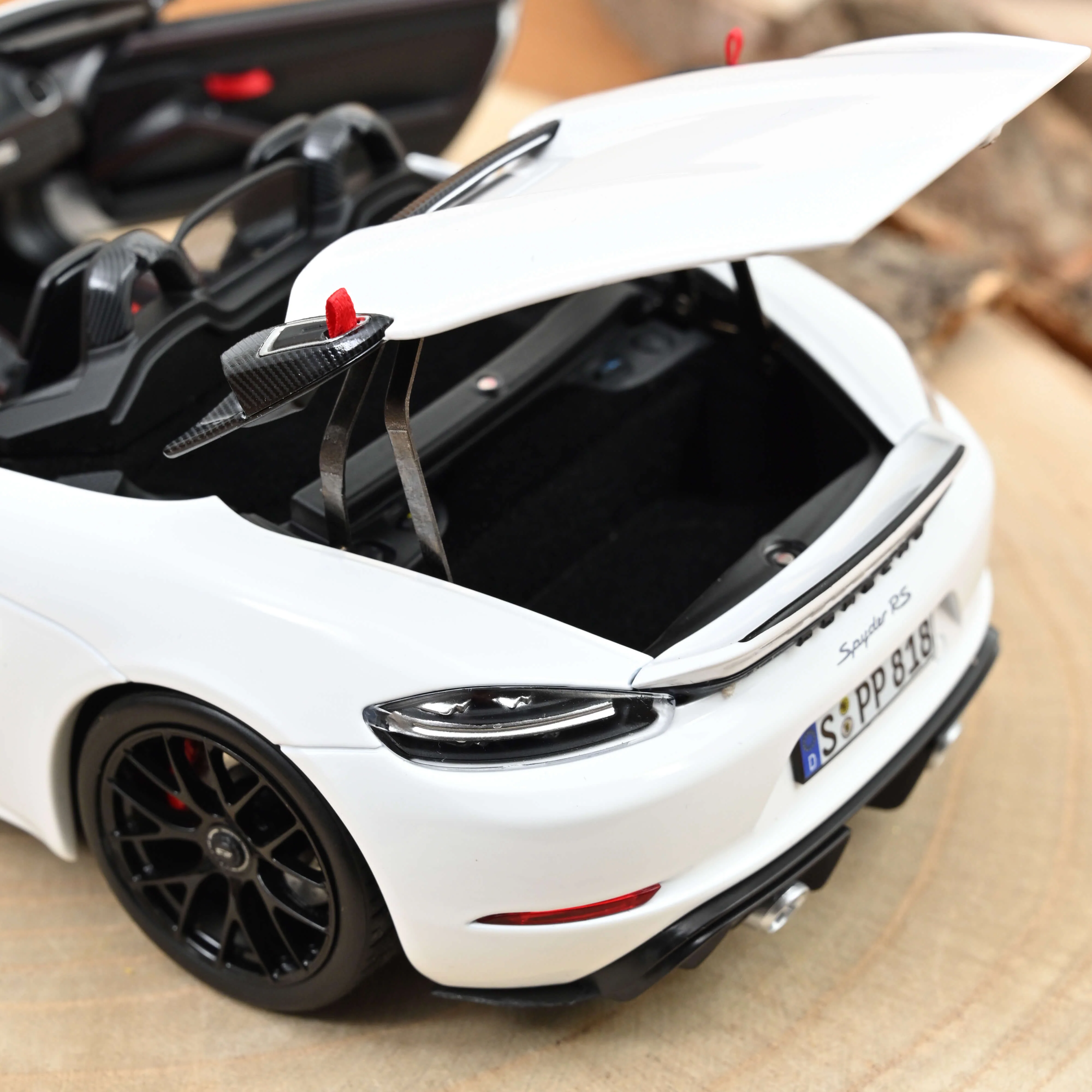 Porsche 718 Spyder RS Pack Weissach 2023 Blanc 1/18 - Image 5