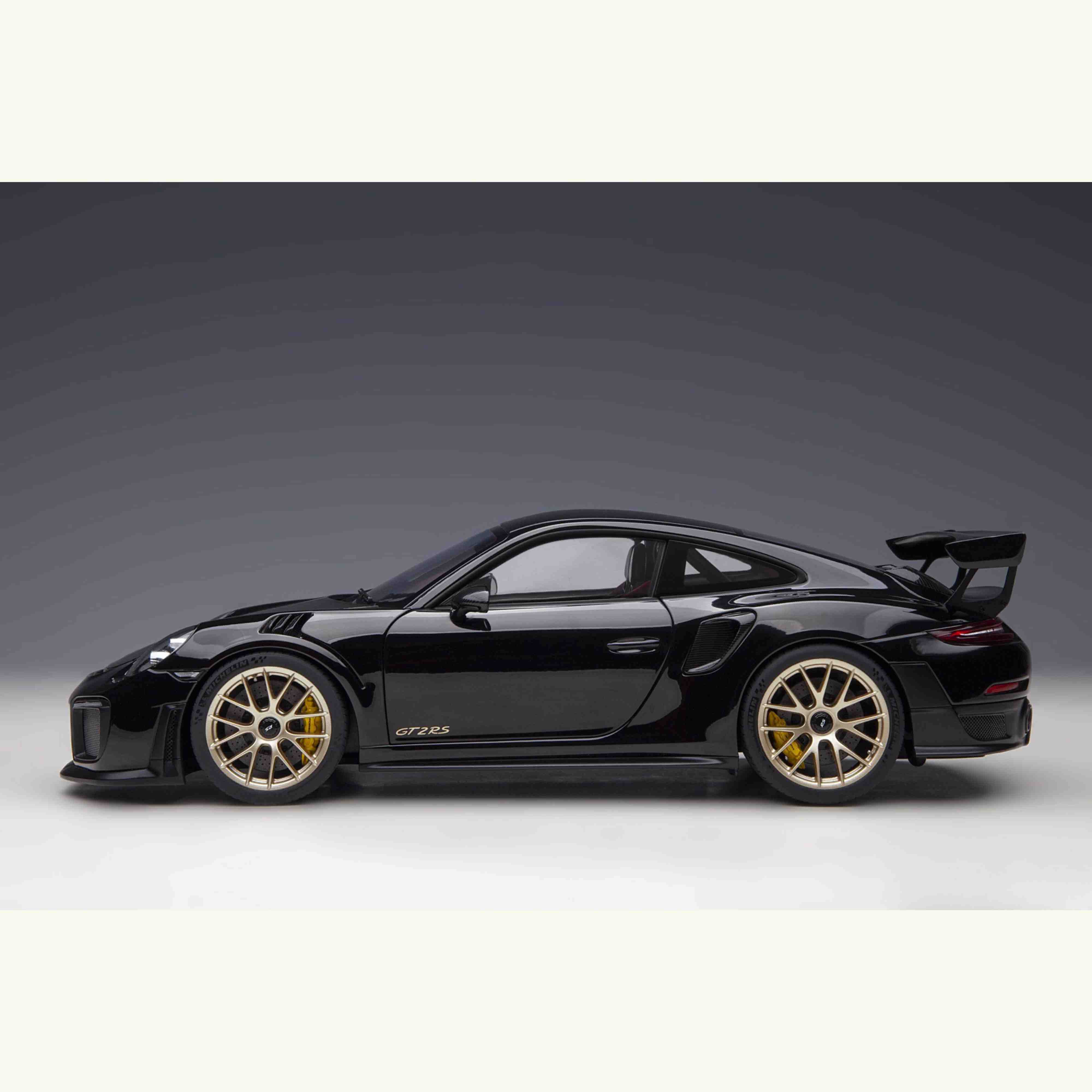 Porsche 911 (991.2) GT2 RS 2017 Weissach Package Noir 1/18 - Image 2