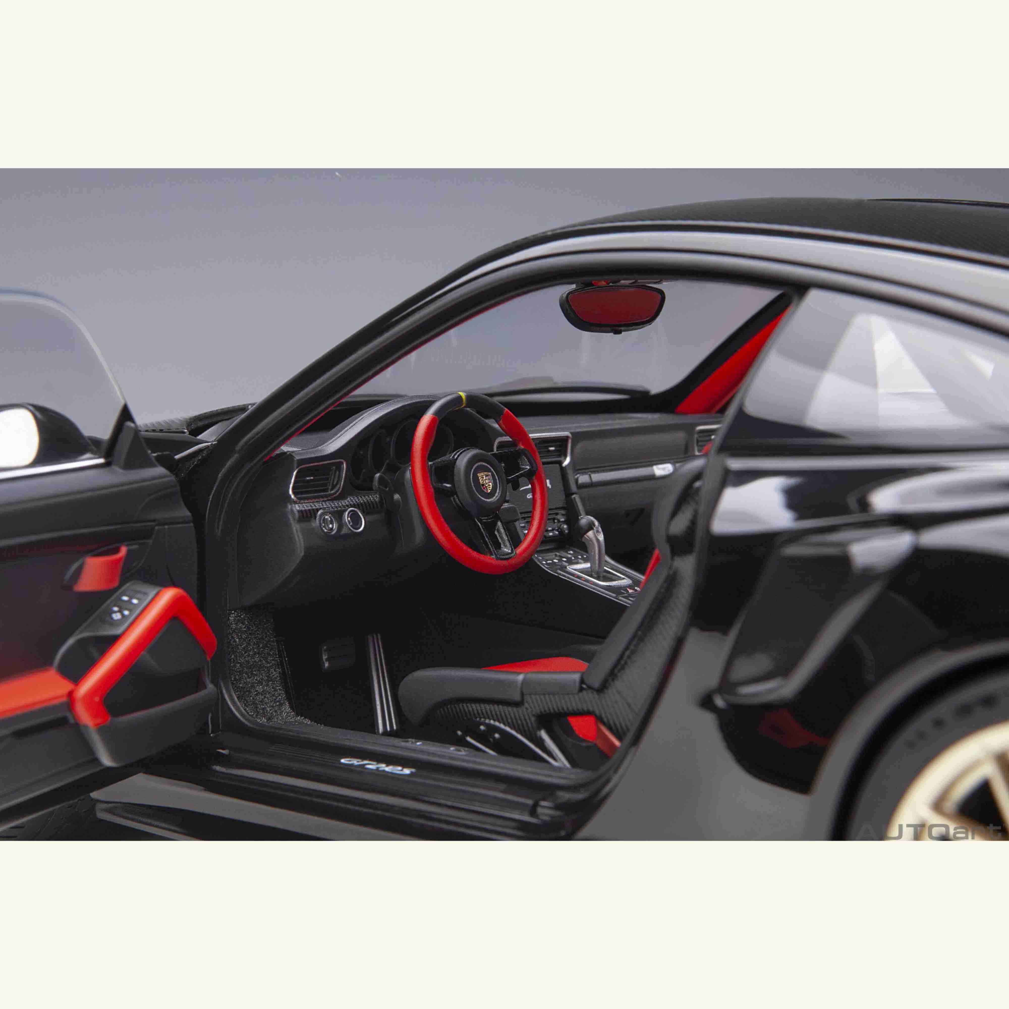 Porsche 911 (991.2) GT2 RS 2017 Weissach Package Noir 1/18 - Image 7