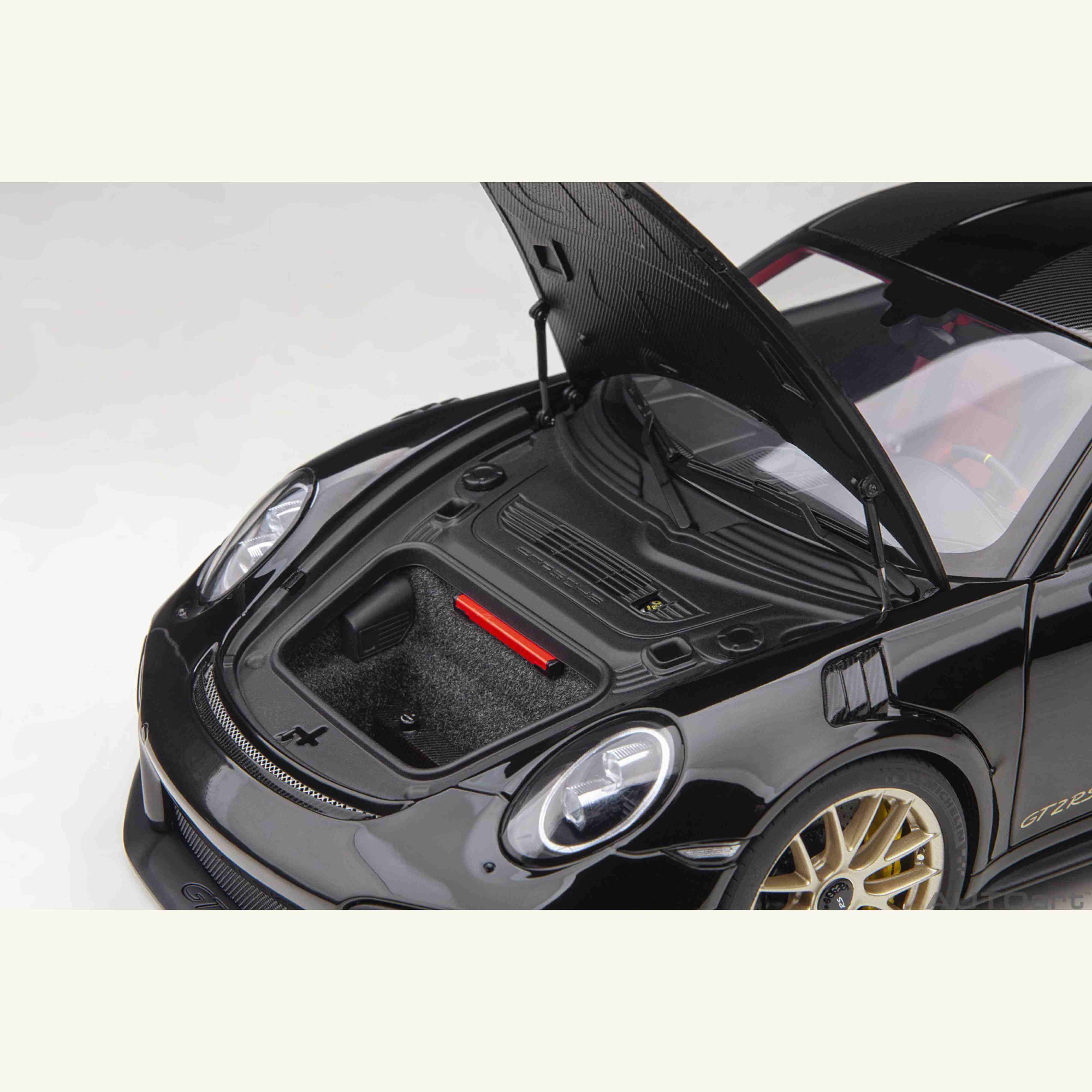 Porsche 911 (991.2) GT2 RS 2017 Weissach Package Noir 1/18 - Image 8