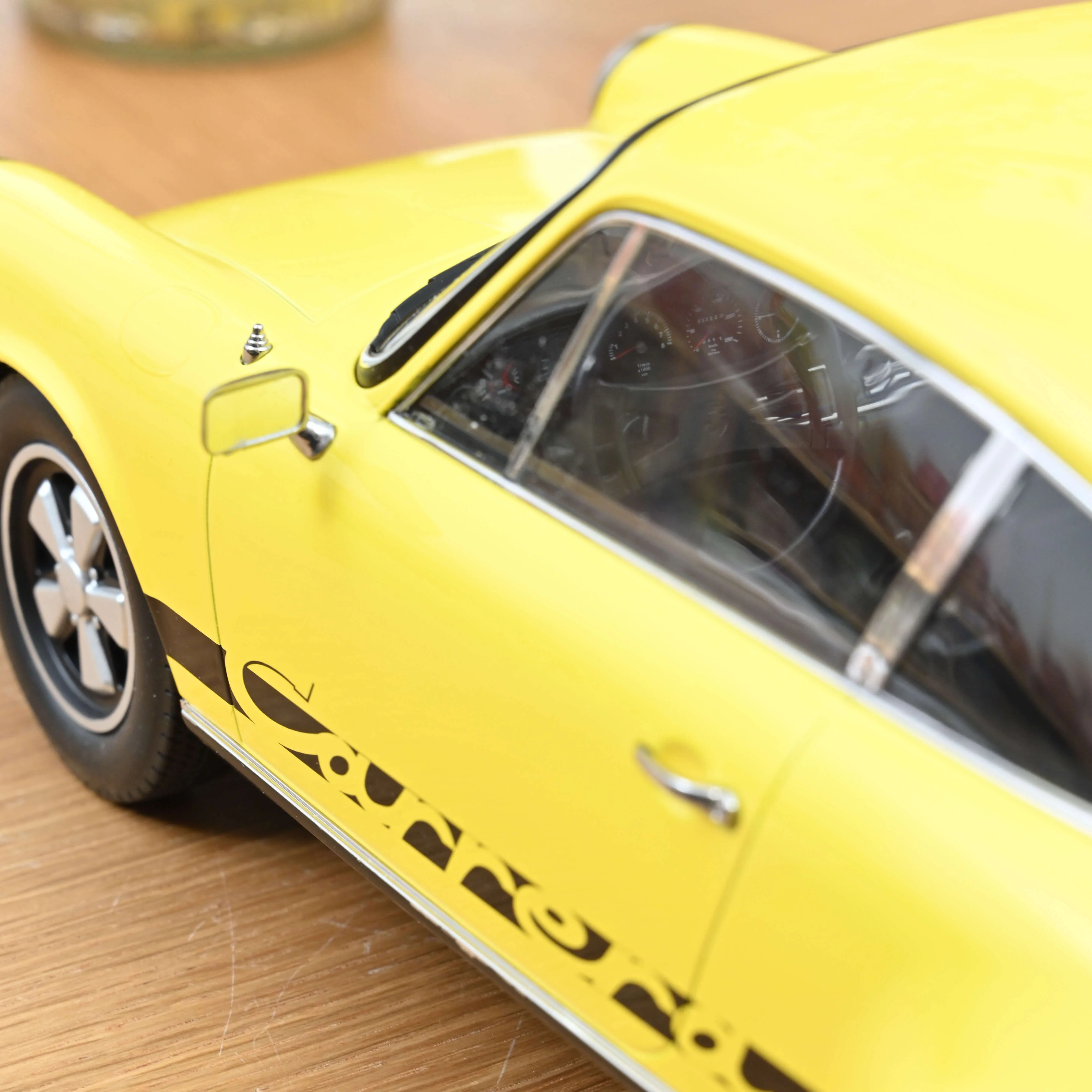 Porsche 911 Carrera RS 2.7 1973 Jaune clair 1/12 - 200 pcs - Image 3