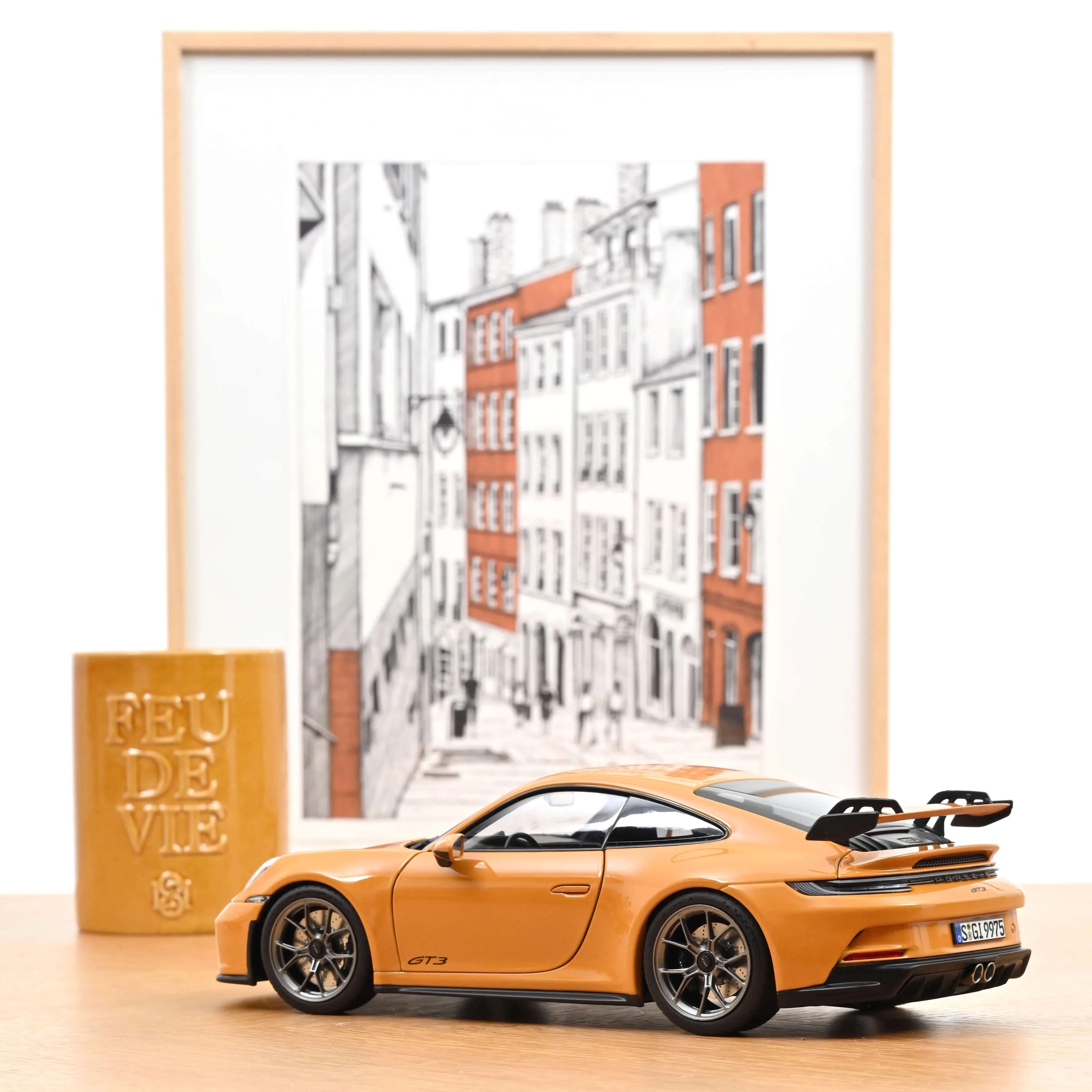 Porsche 911 GT3 2021 Jaune Bahama 1/18 - Image 3