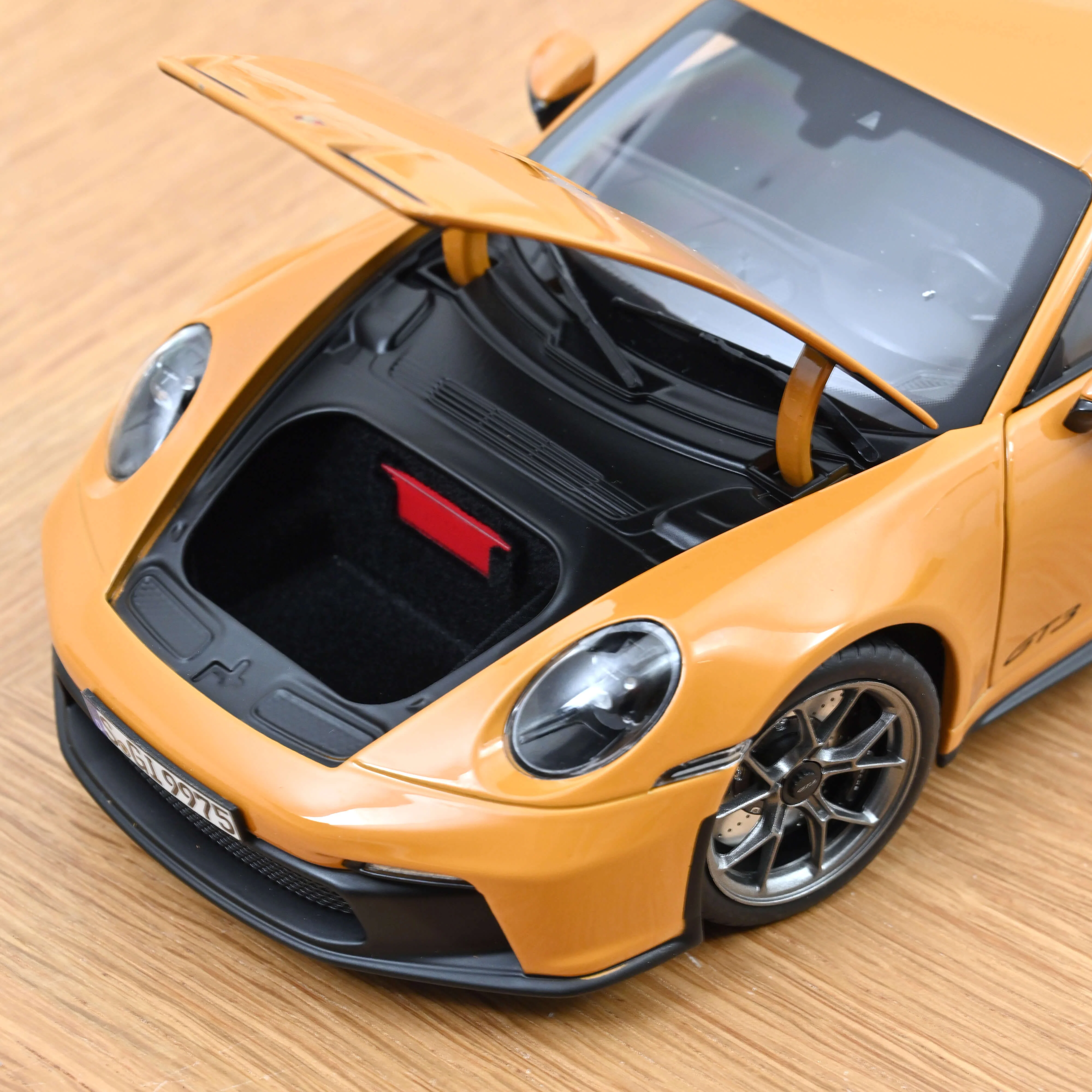 Porsche 911 GT3 2021 Jaune Bahama 1/18 - Image 5