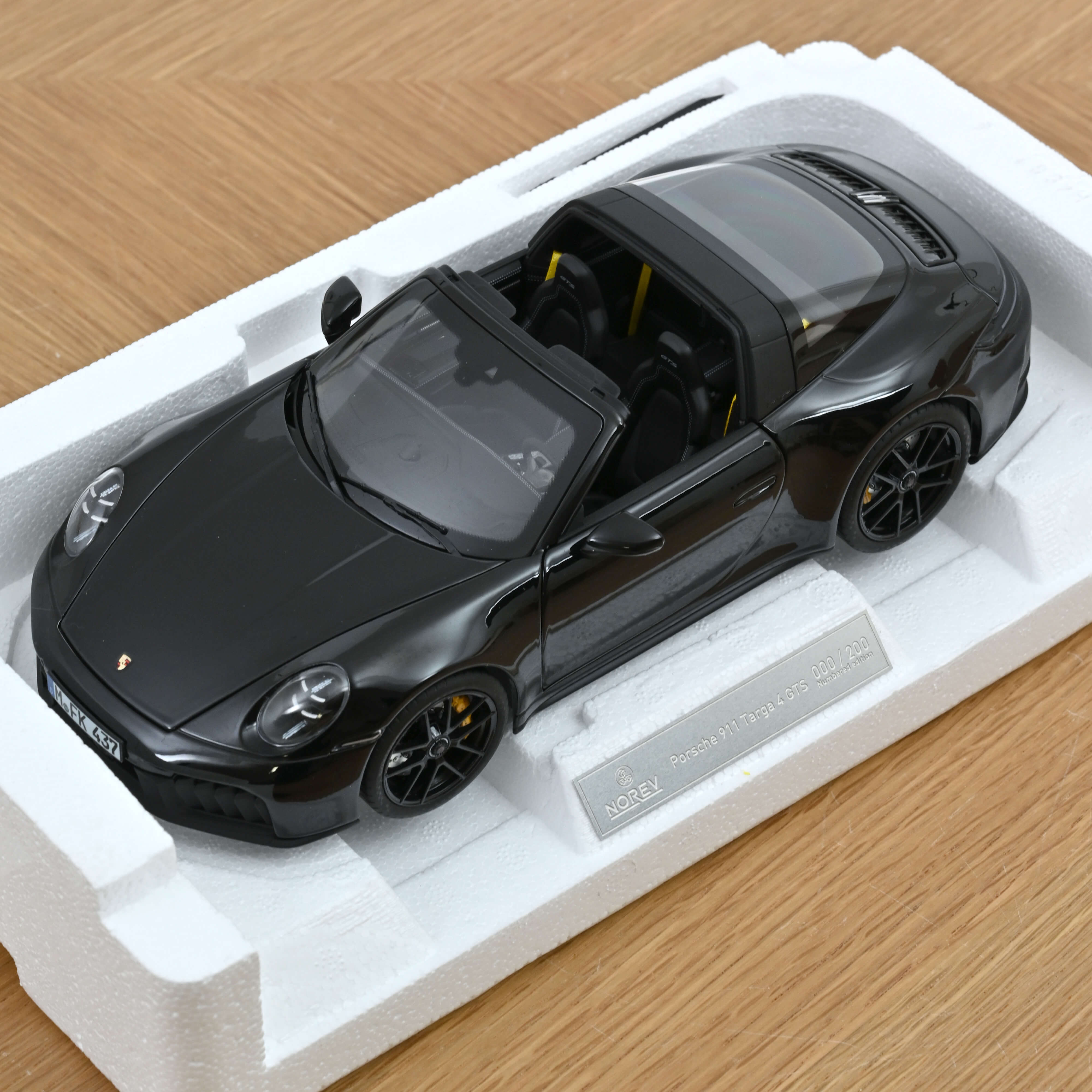 Porsche 911 Targa 4 GTS 2025 Noir 1/18 - 200 pcs - Image 7