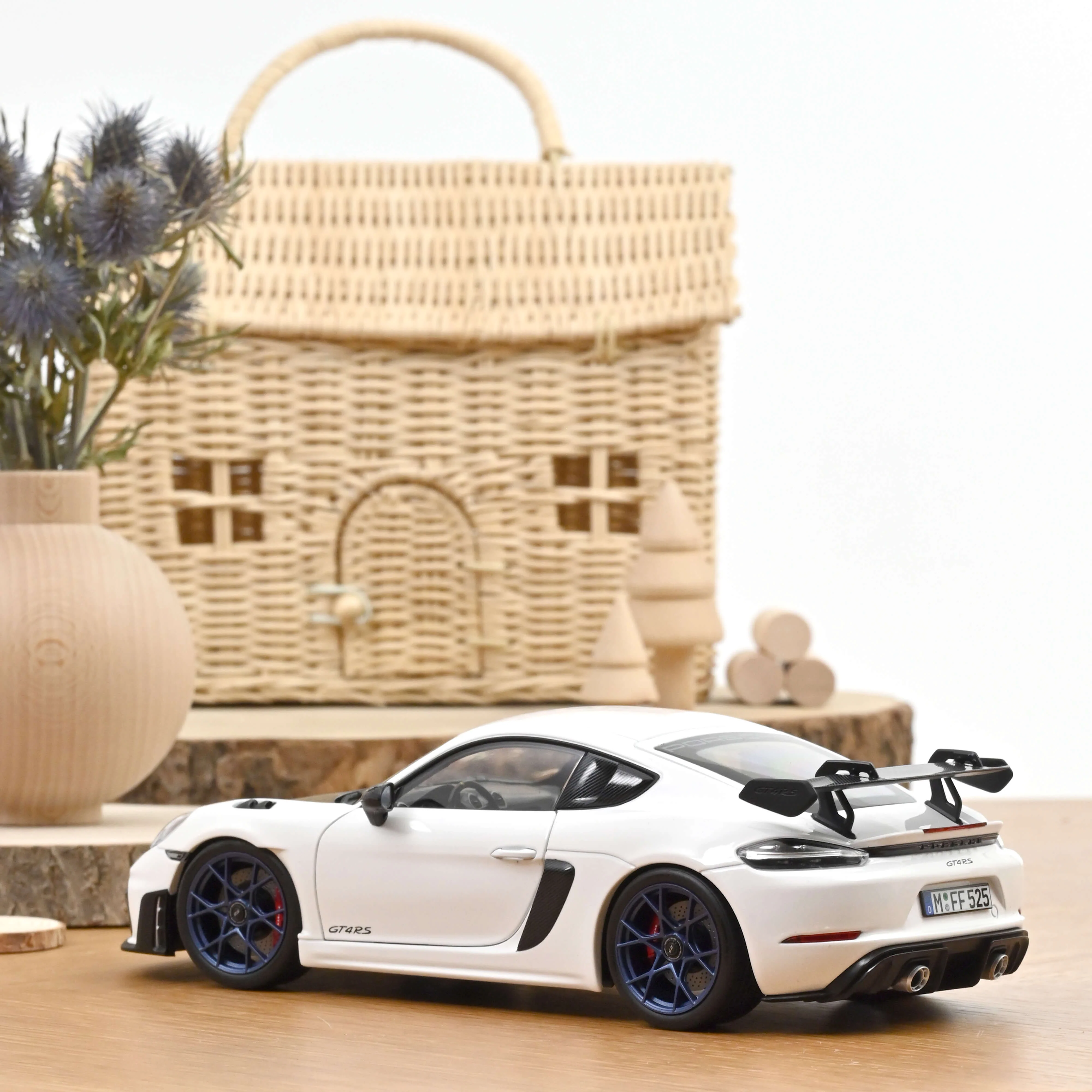 Porsche Cayman GT4 RS Pack Weissach 2023 Blanc 1/18 - Image 3