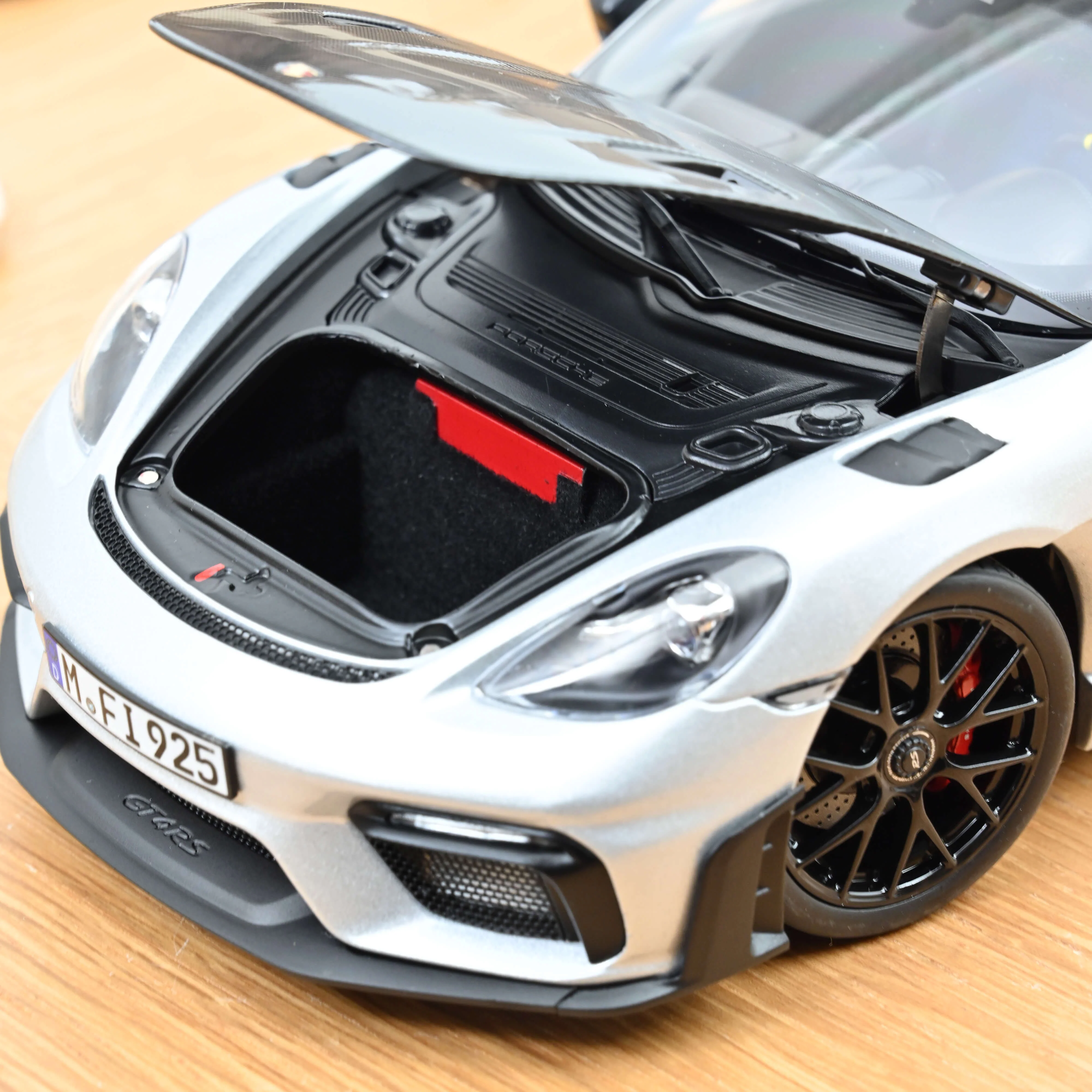 Porsche Cayman GT4 RS Pack Weissach 2023 Argent GT métallisé 1/18 - Image 6