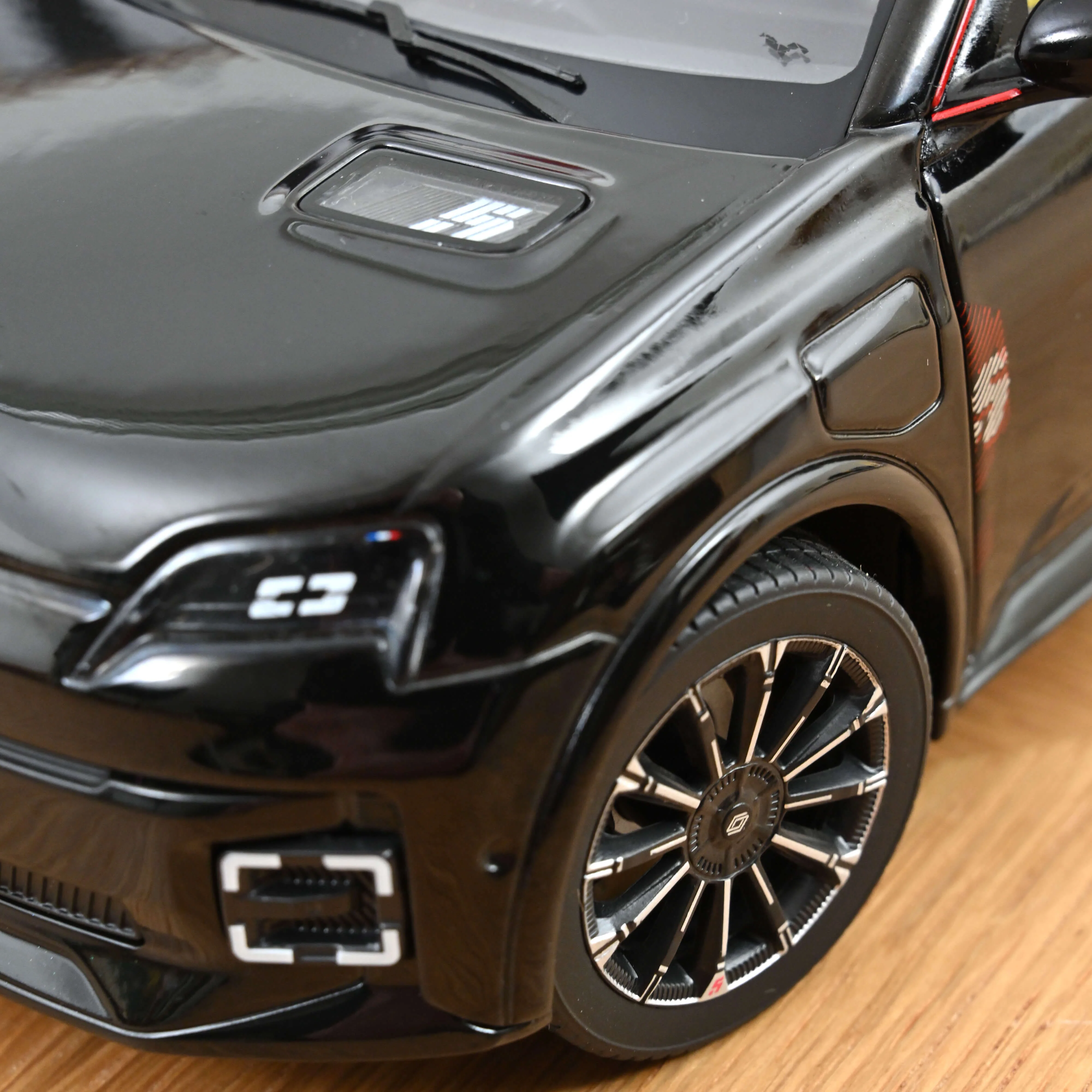 Renault 5 E-Tech Electrique 2024 Noir Etoilé 1/18 - 300pcs - Image 4