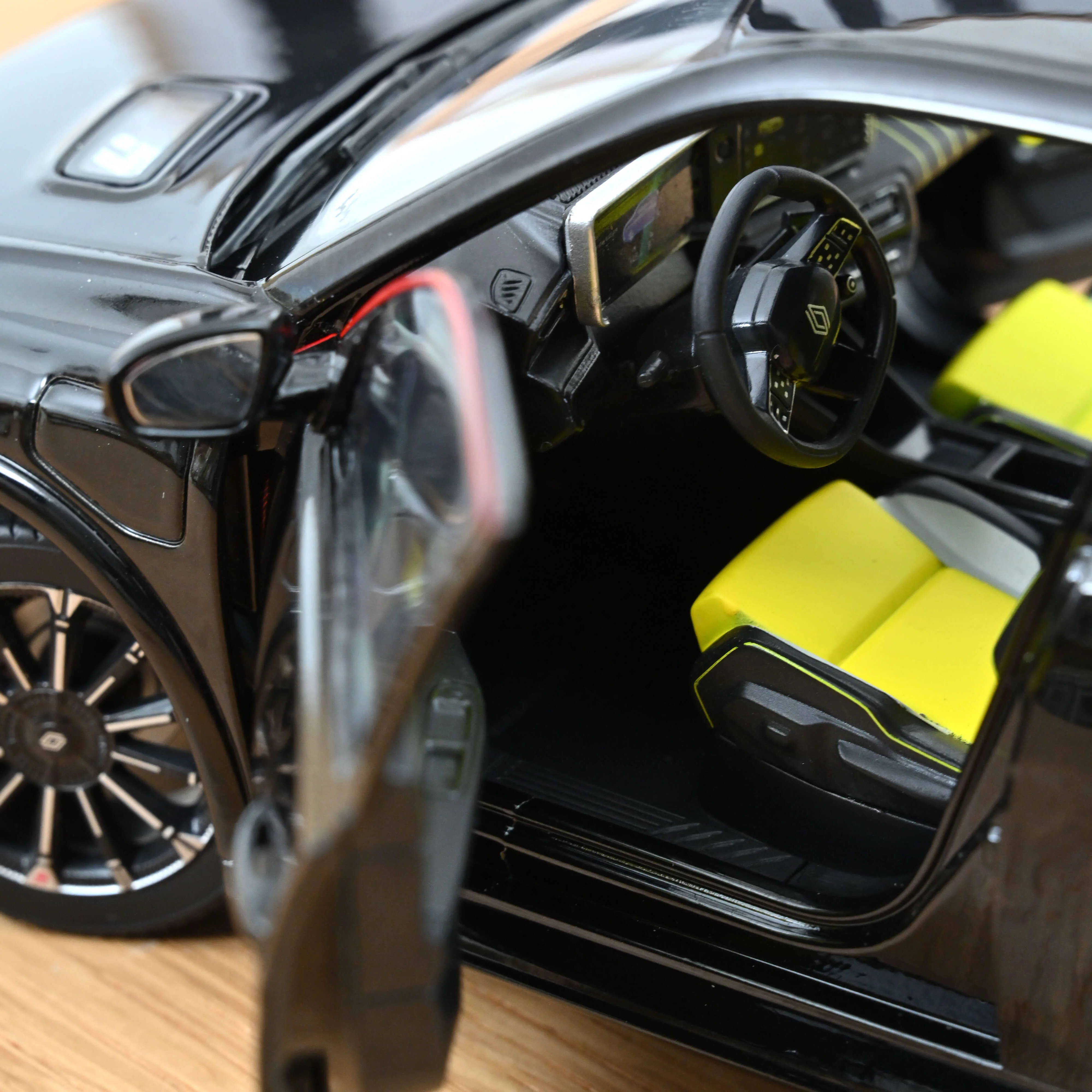 Renault 5 E-Tech Electrique 2024 Noir Etoilé 1/18 - 300pcs - Image 6