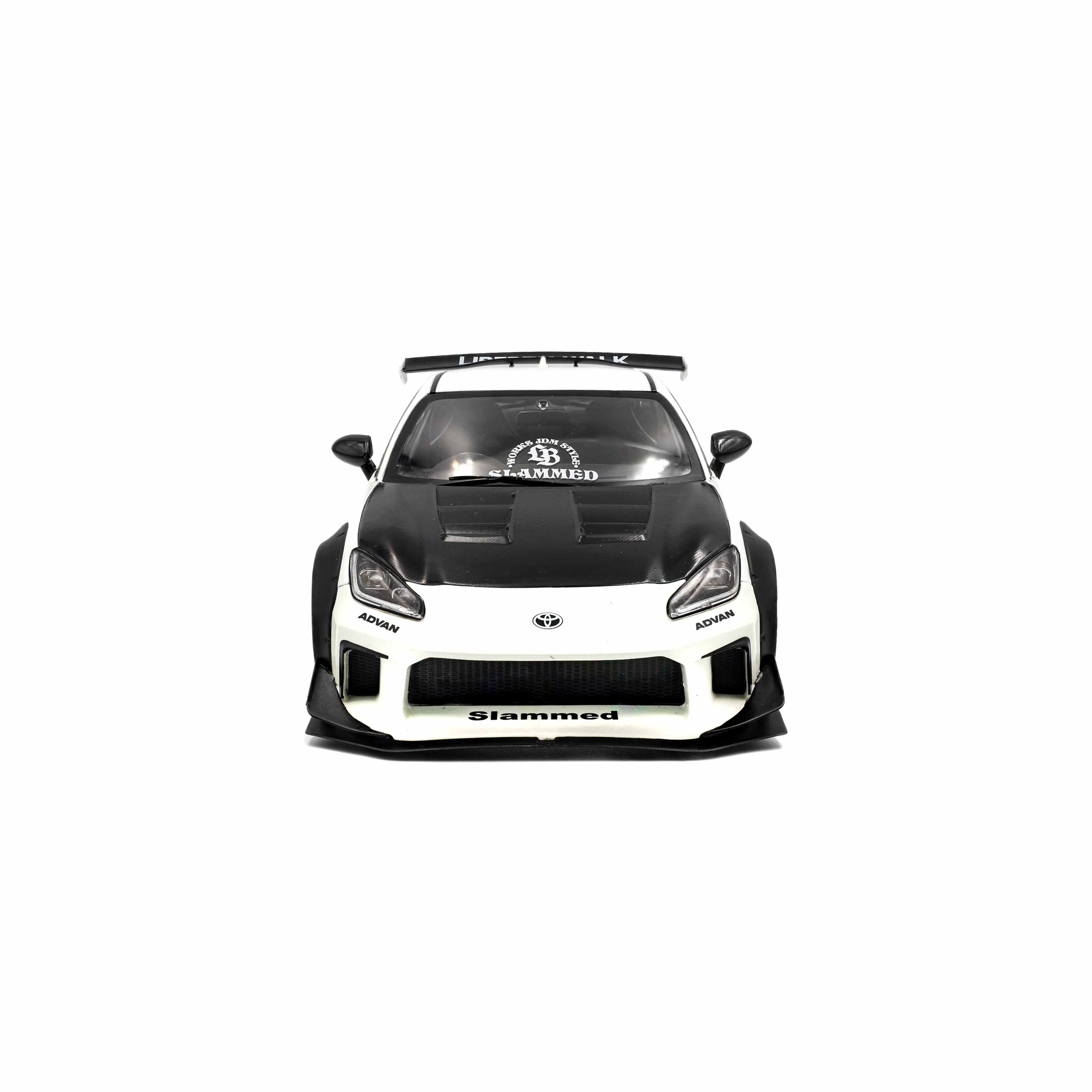 Toyota GR86 avec kit carrosserie LBWK Blanc perle 2024 1/18 - Image 6