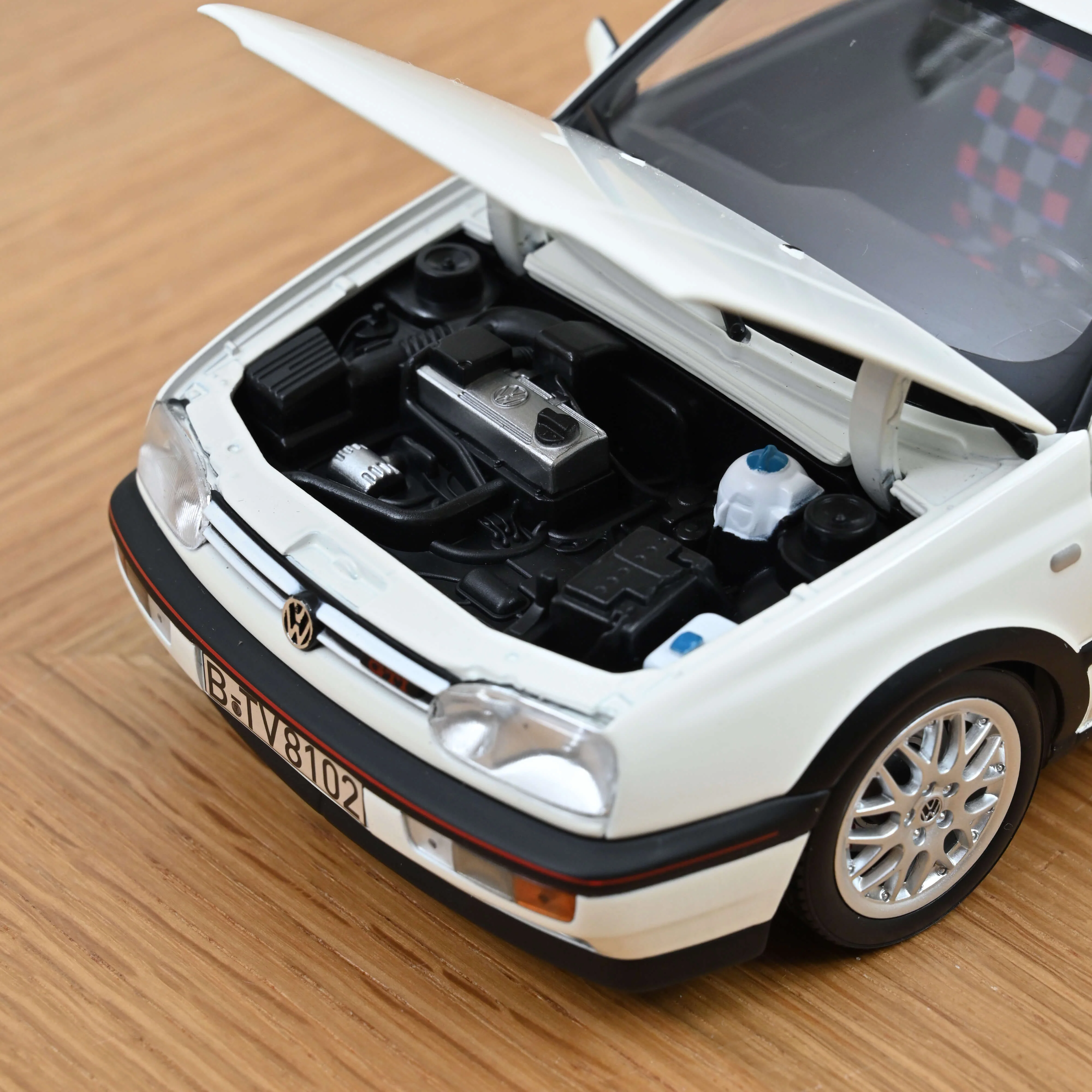 VW Golf GTI 1996 Blanc Candy 1/18 - Image 4