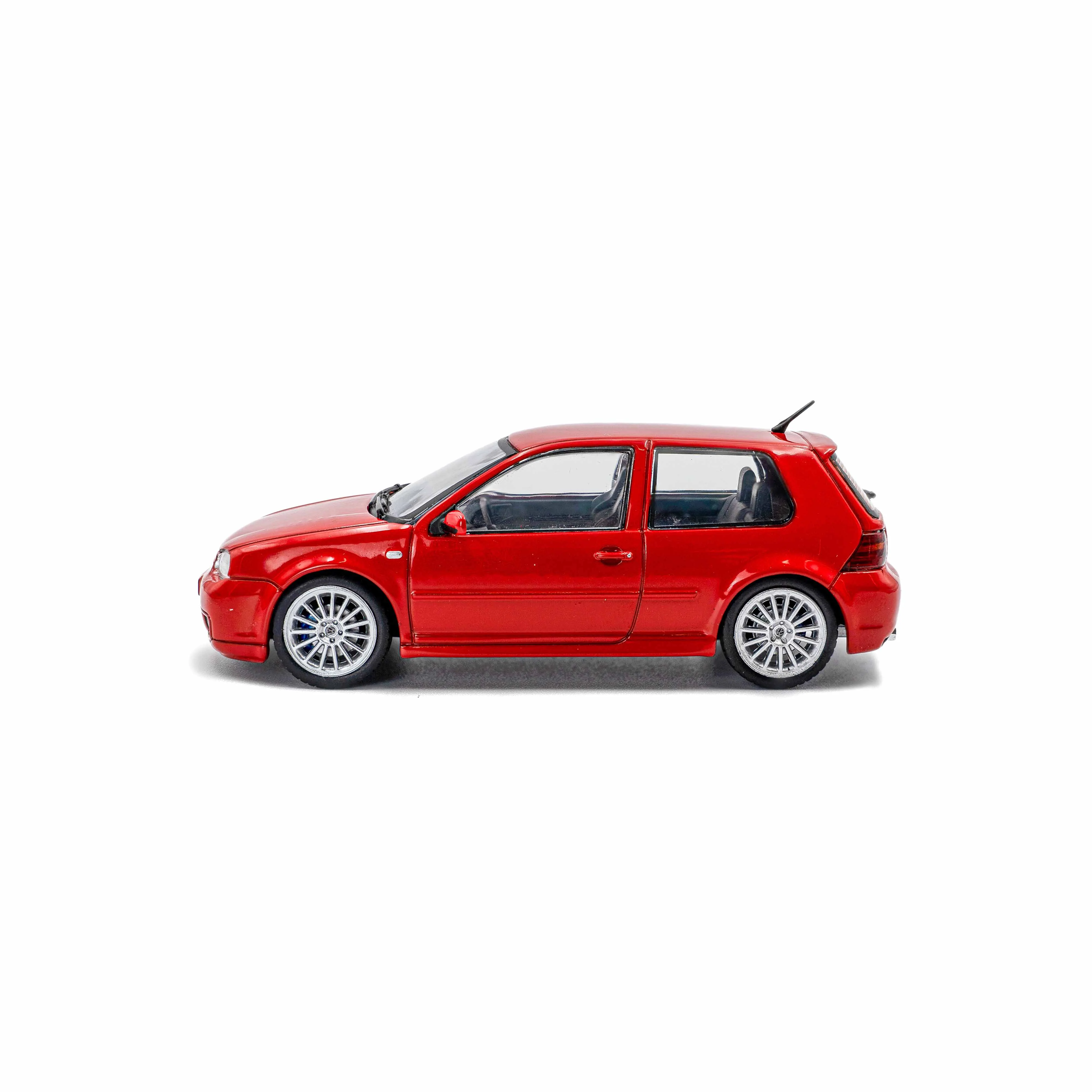 VW Golf IV R32 Rouge Toronto 2003 1/43 - Image 2