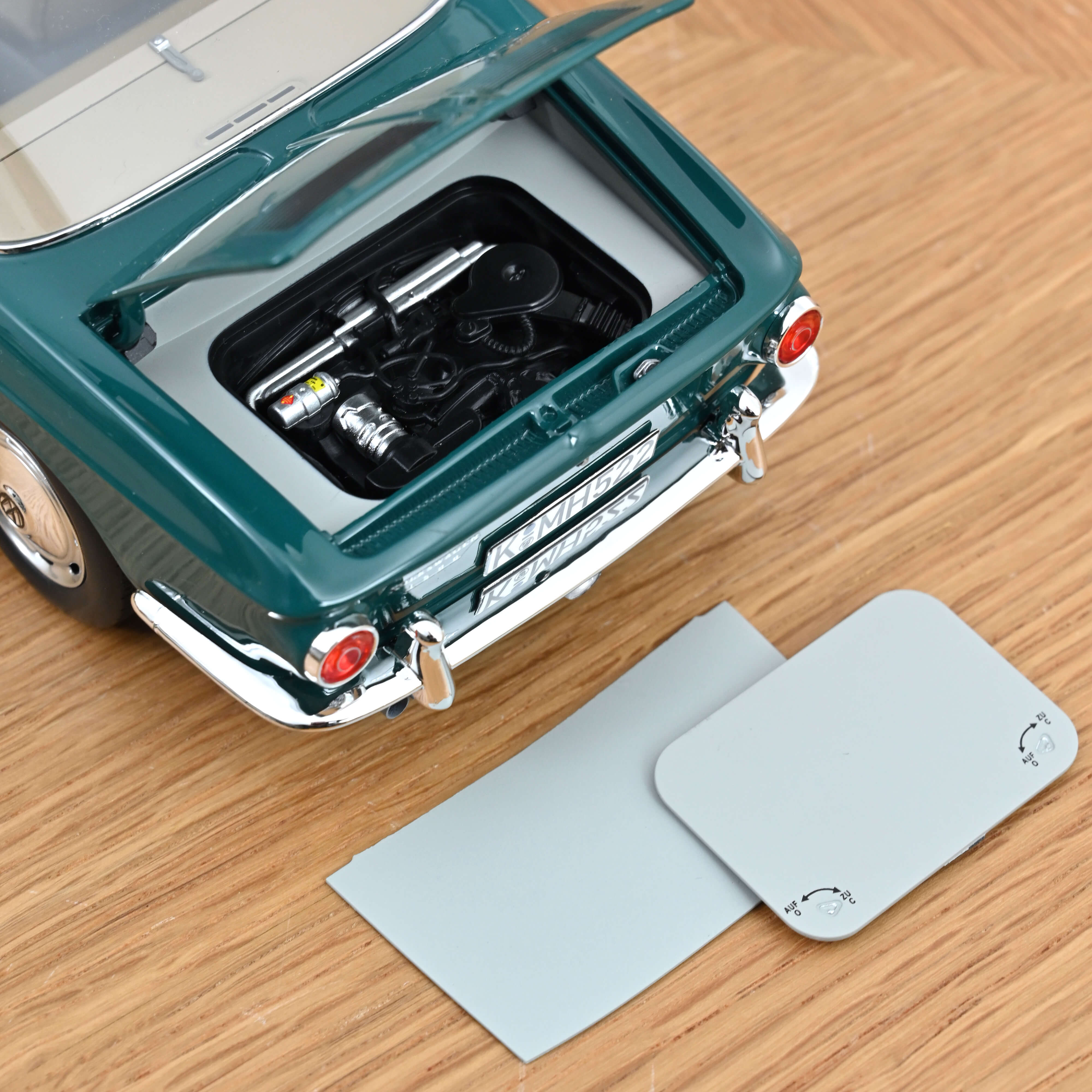 VW Karmann Ghia 1500 1963 Vert Smaragd 1/18 - Image 6