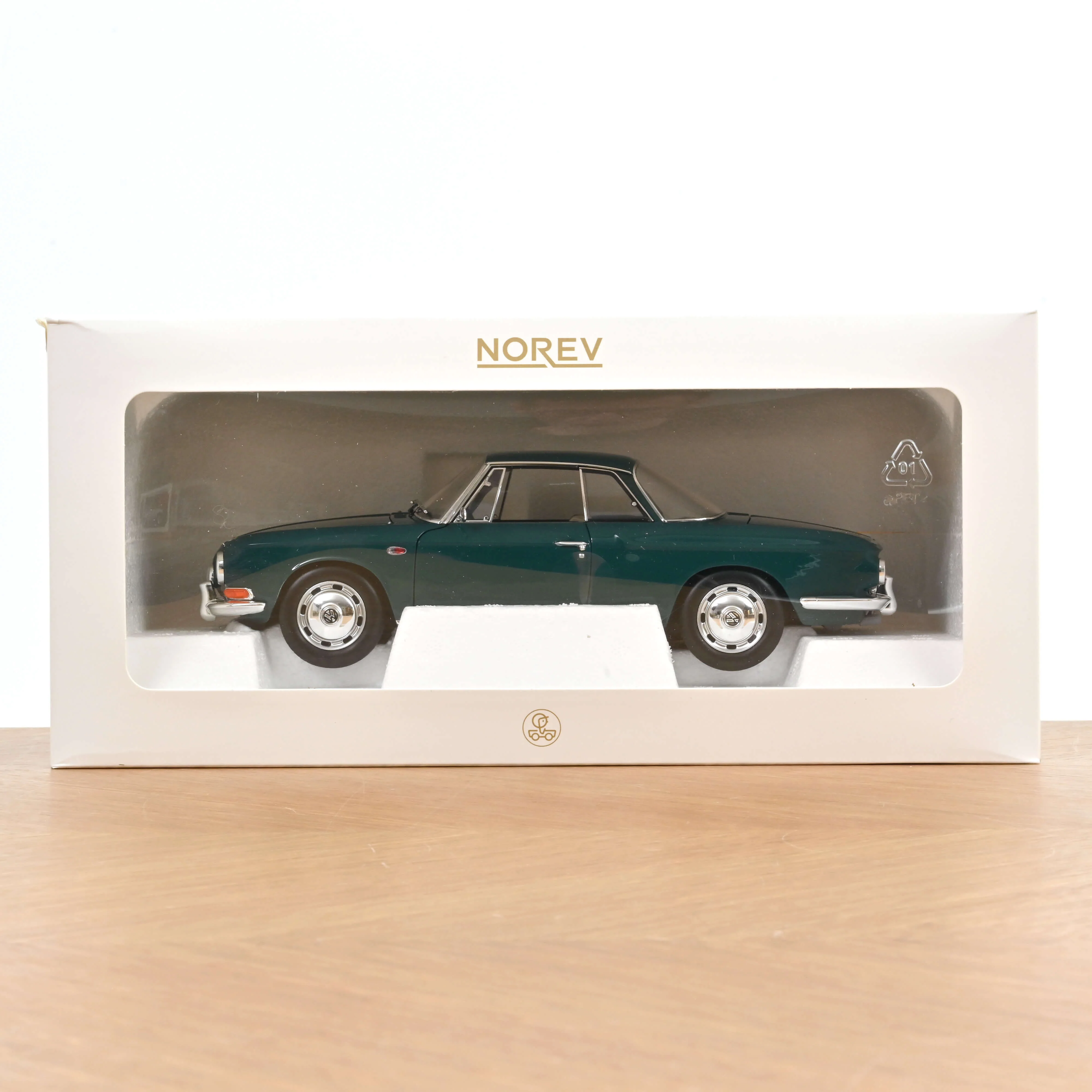 VW Karmann Ghia 1500 1963 Vert Smaragd 1/18 - Image 7
